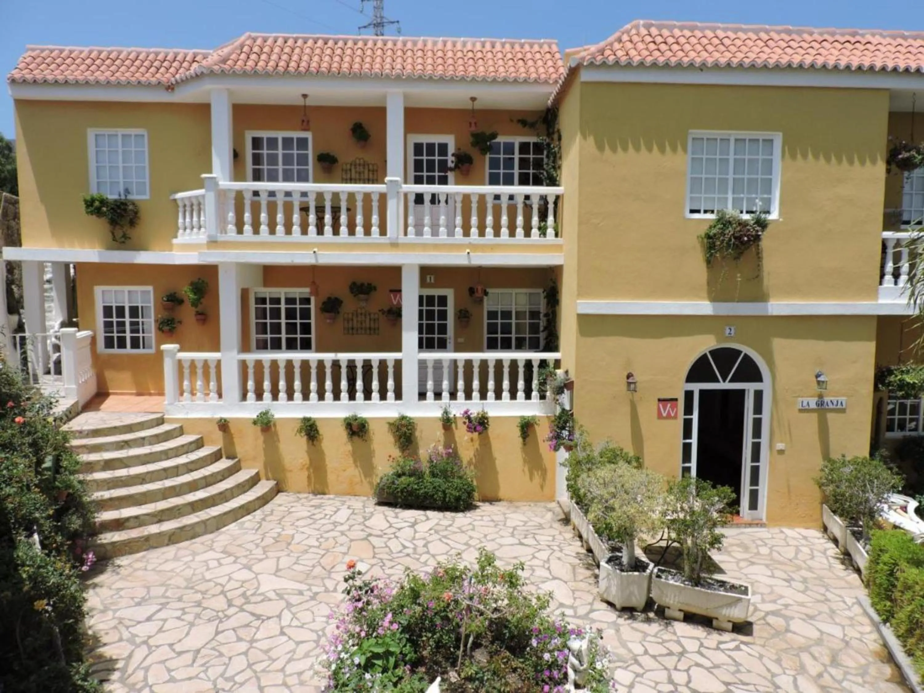 Property building in La Granja