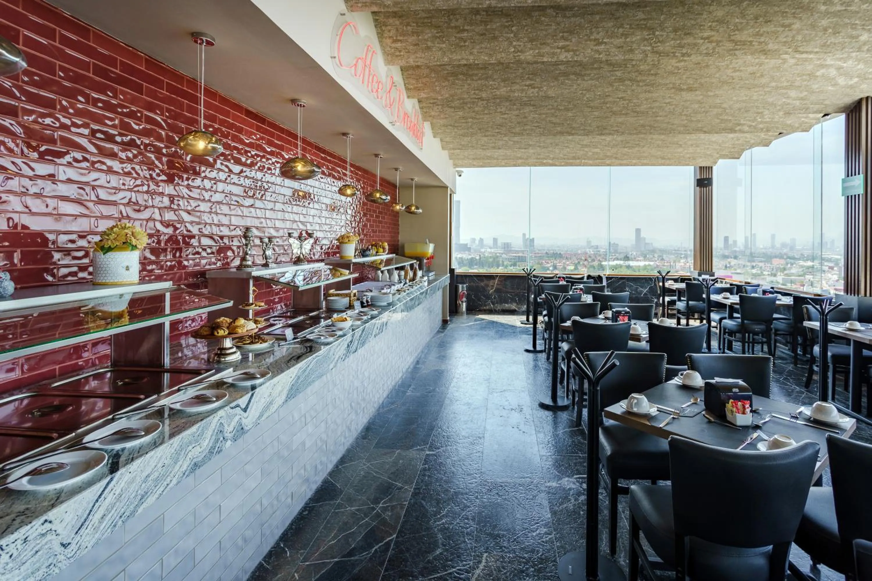 Restaurant/places to eat in Radisson Puebla Angelopolis