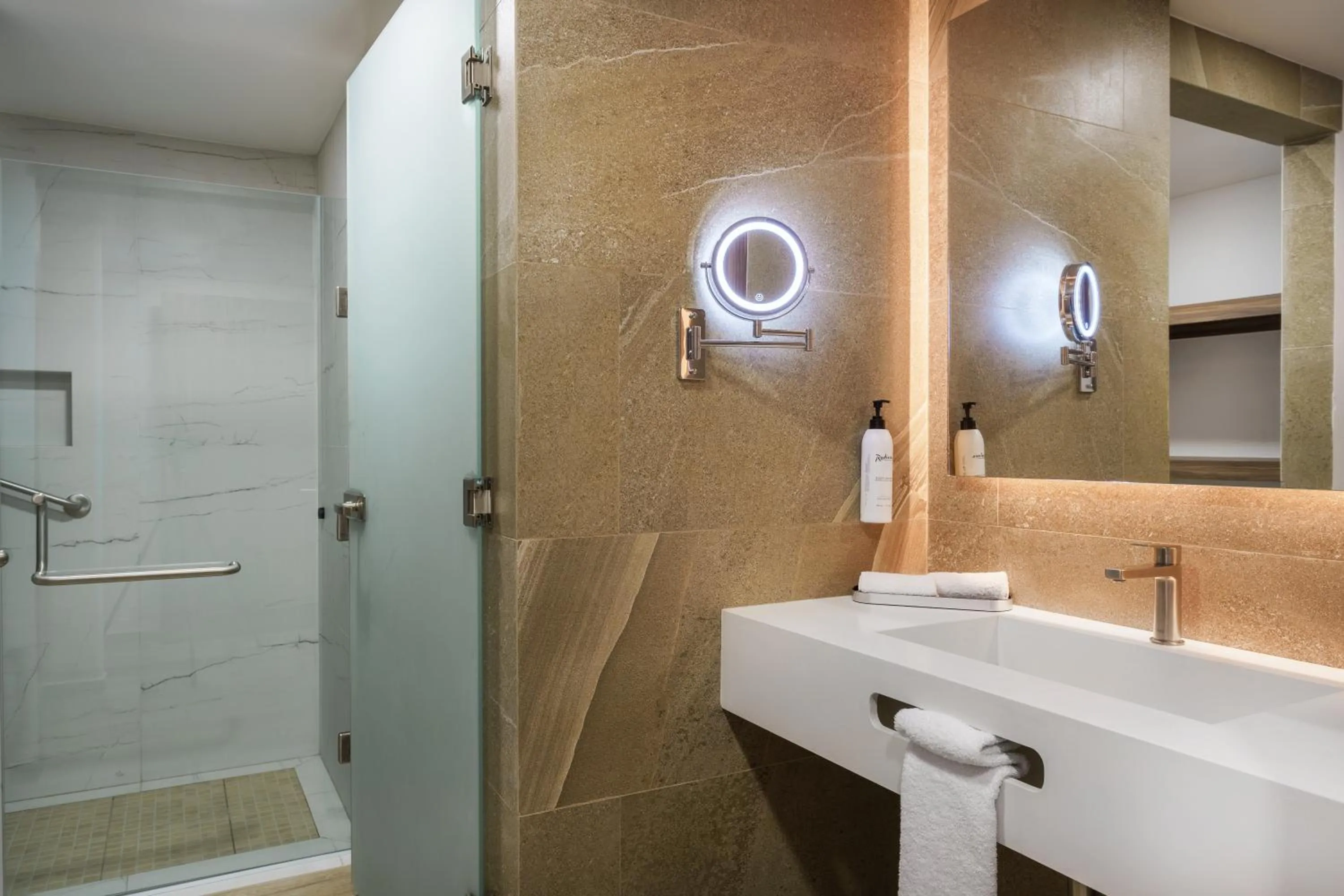 Bathroom in Radisson Puebla Angelopolis