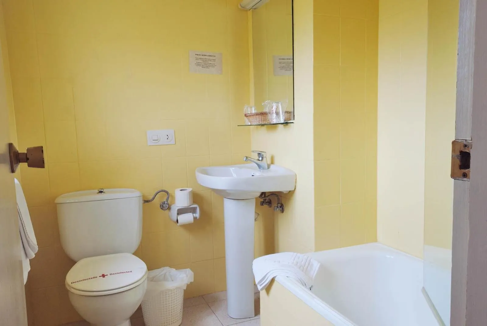 Bathroom in Hotel Azabache Susierra