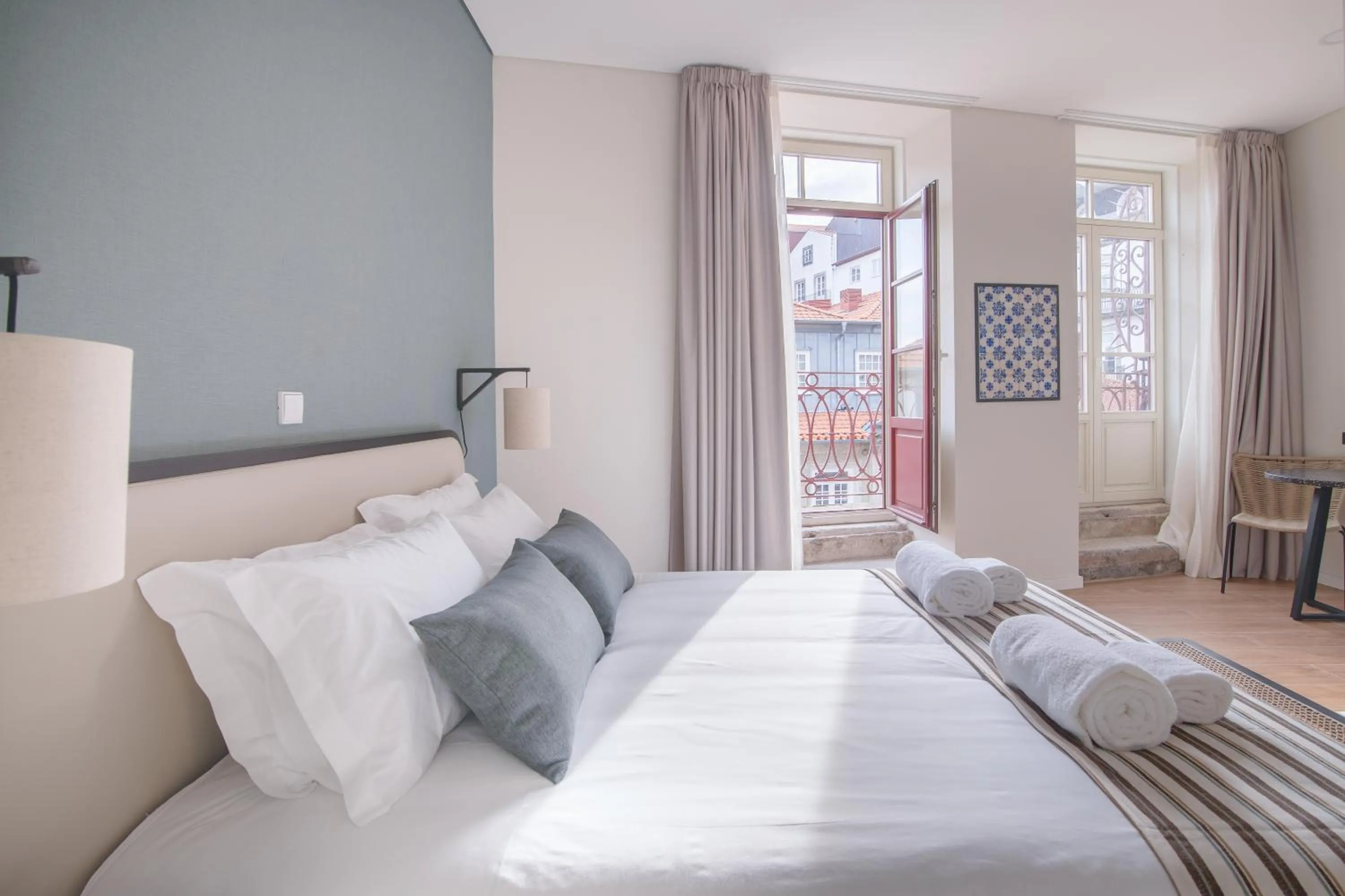 Studio with Balcony in VC Heritage Ribeira Porto