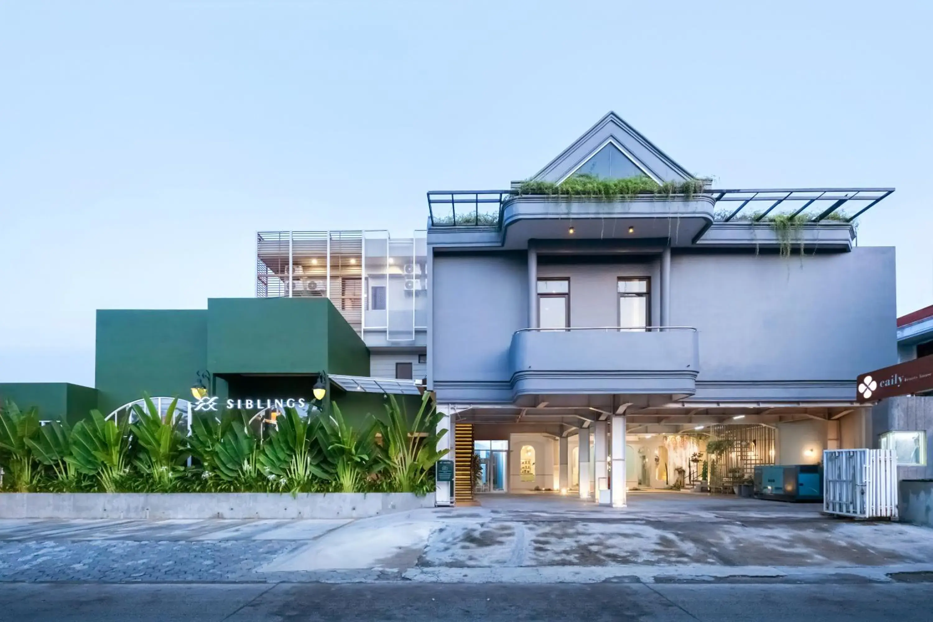 Property building in Omni Rooms by Sinergi Property building in Omni Rooms by Sinergi