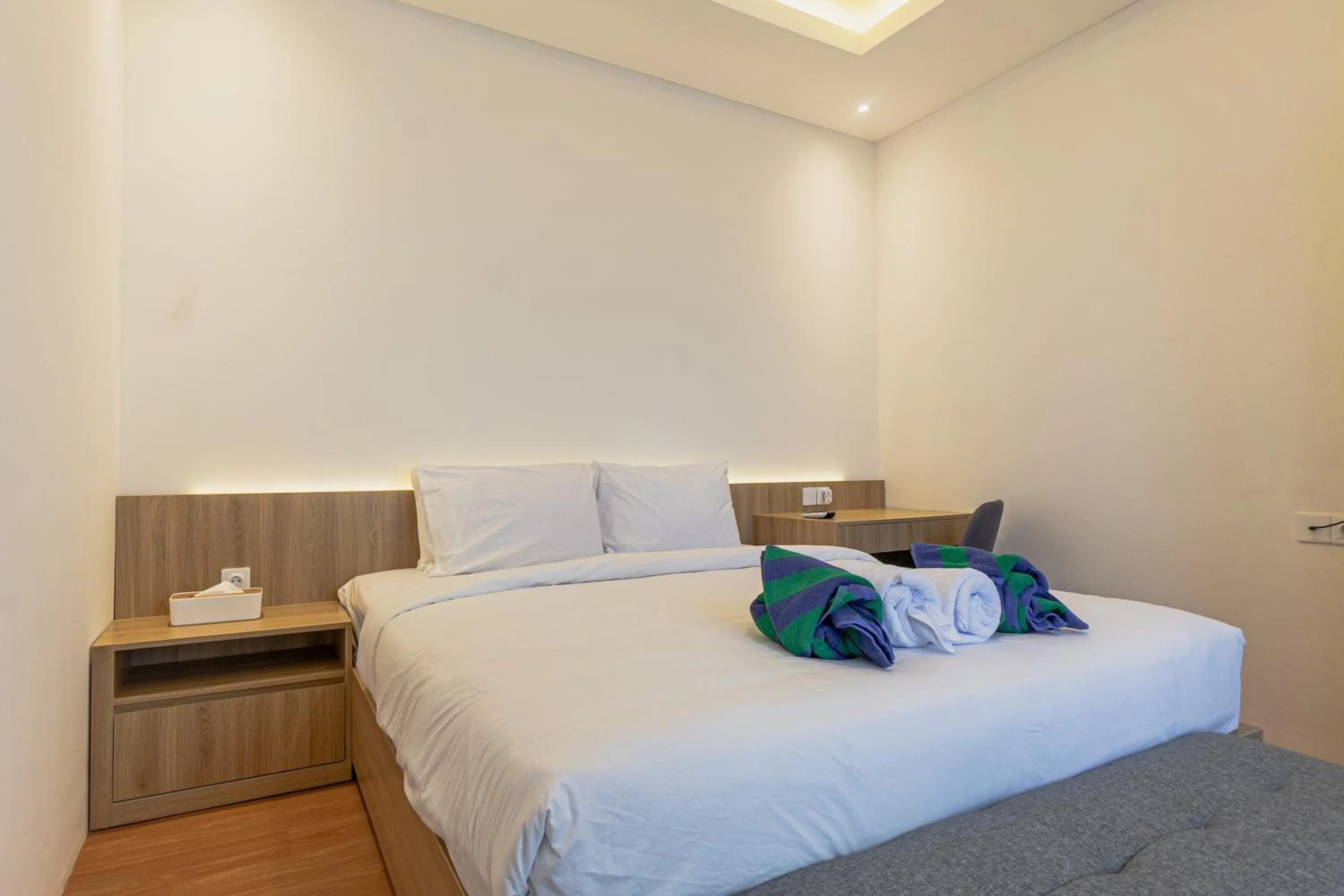 Bedroom, Bed in Cypress Villa