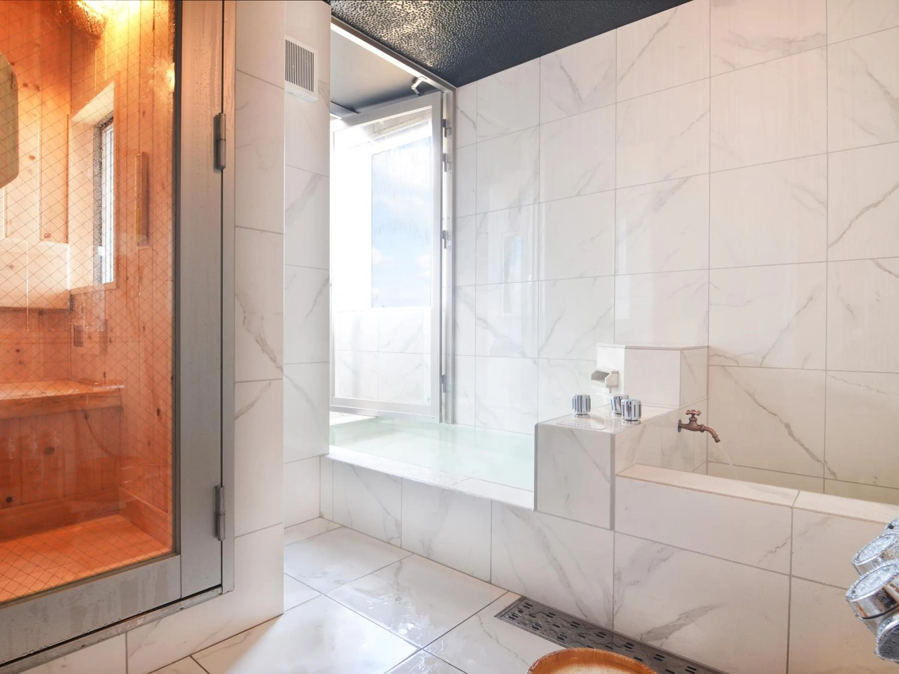 Hot Spring Bath in Totonoinoyado Shuntouan