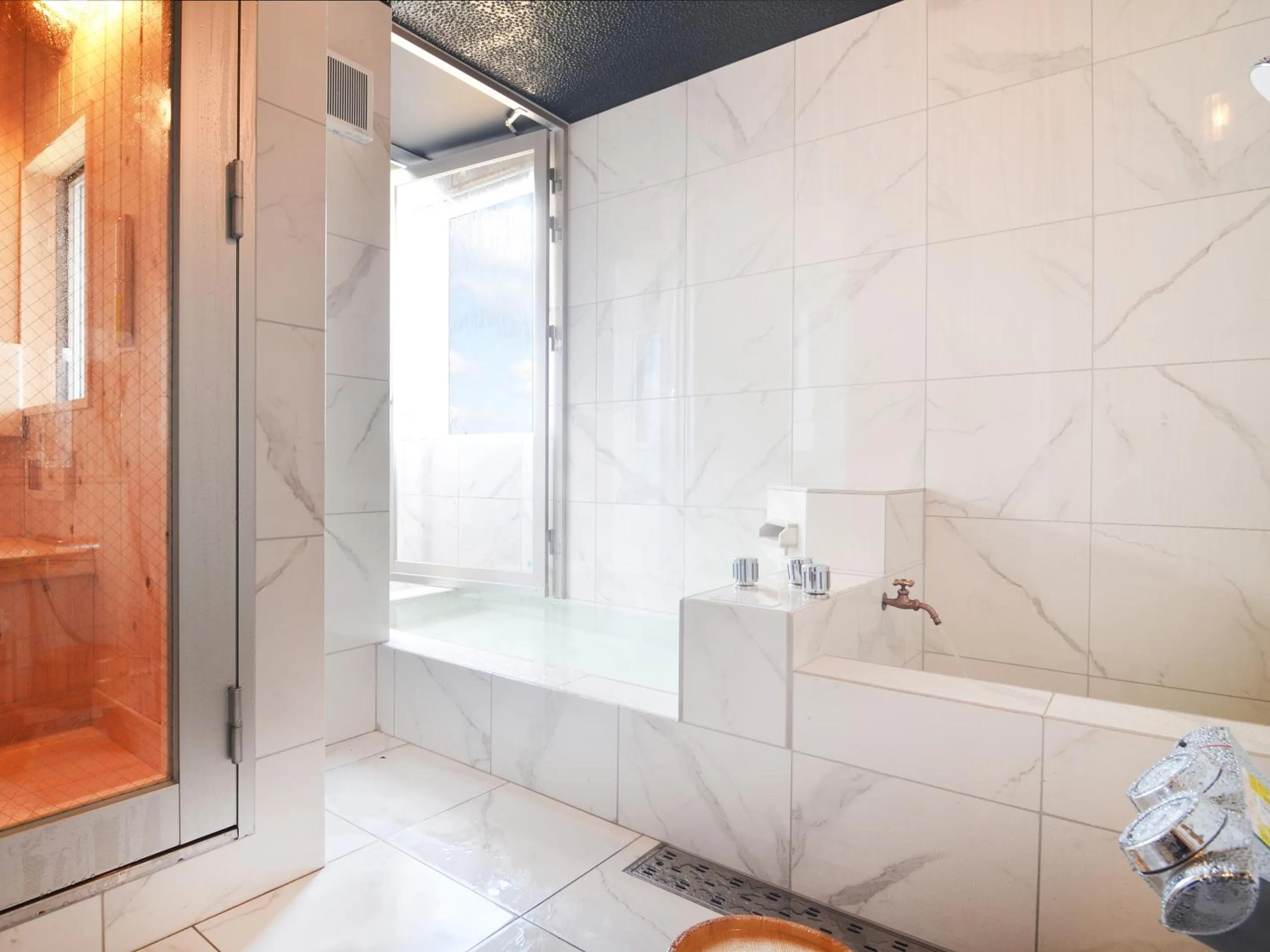 Hot Spring Bath in Totonoinoyado Shuntouan