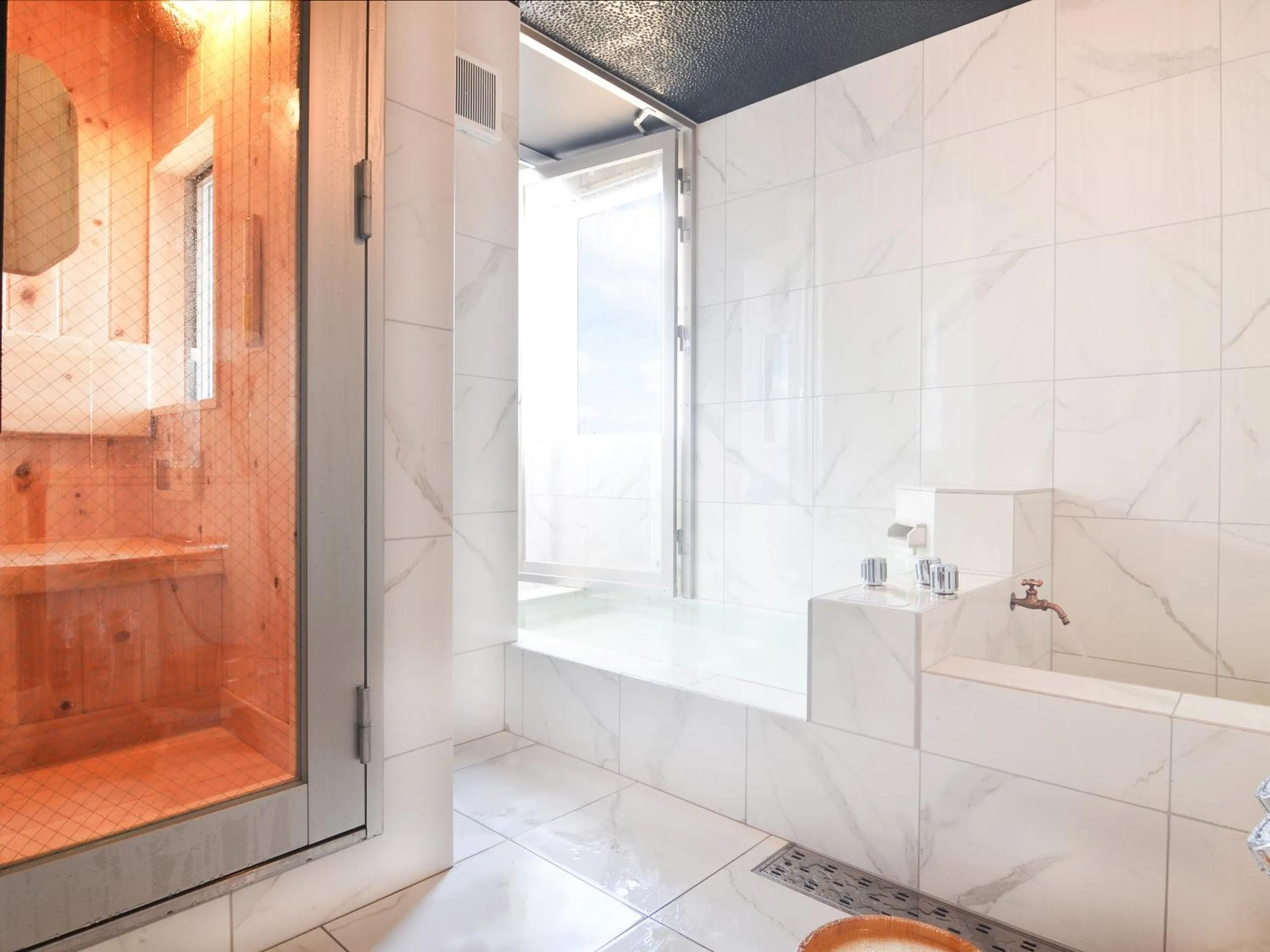 Hot Spring Bath in Totonoinoyado Shuntouan