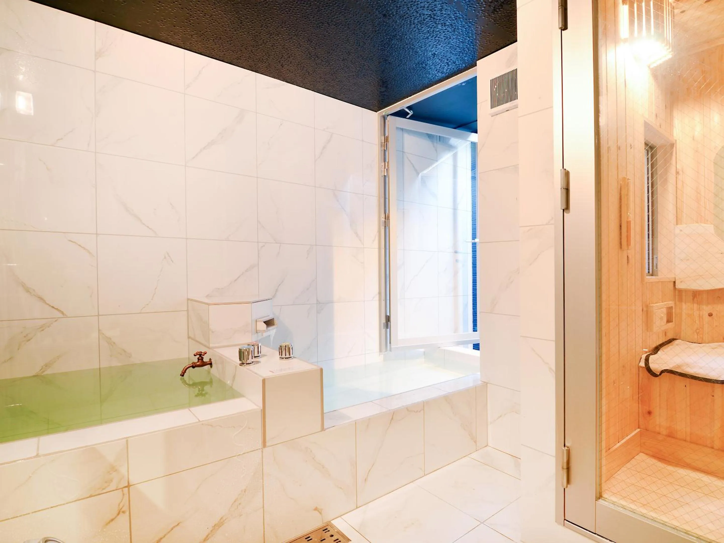 Hot Spring Bath in Totonoinoyado Shuntouan