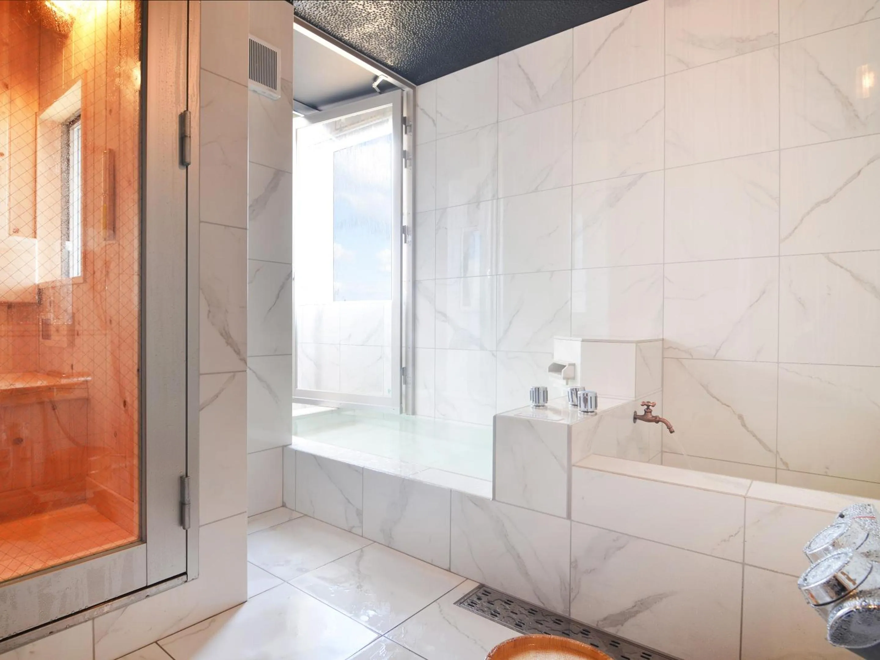 Hot Spring Bath in Totonoinoyado Shuntouan