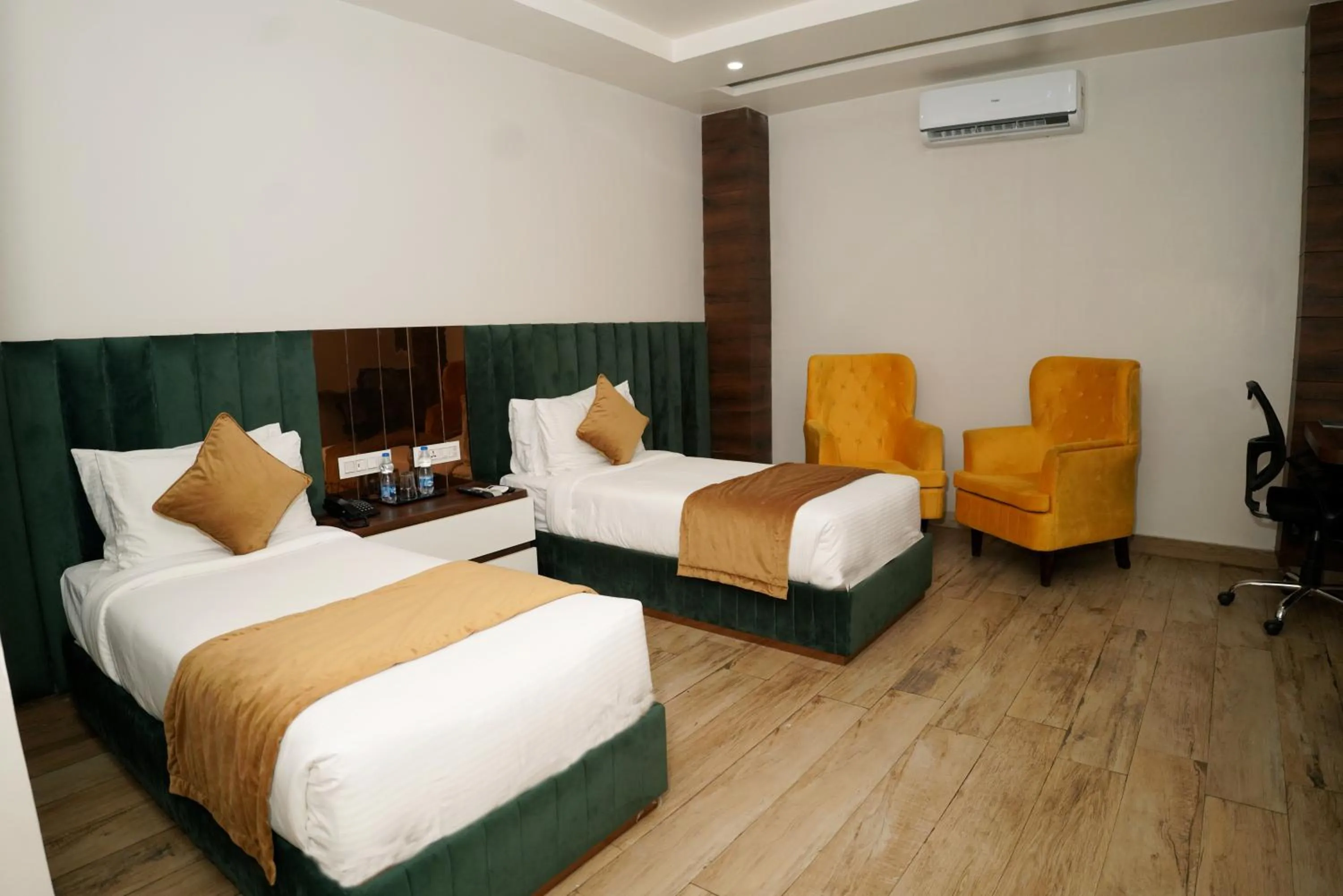 Photo of the whole room, Bed in The Signet Royale Bathinda PB