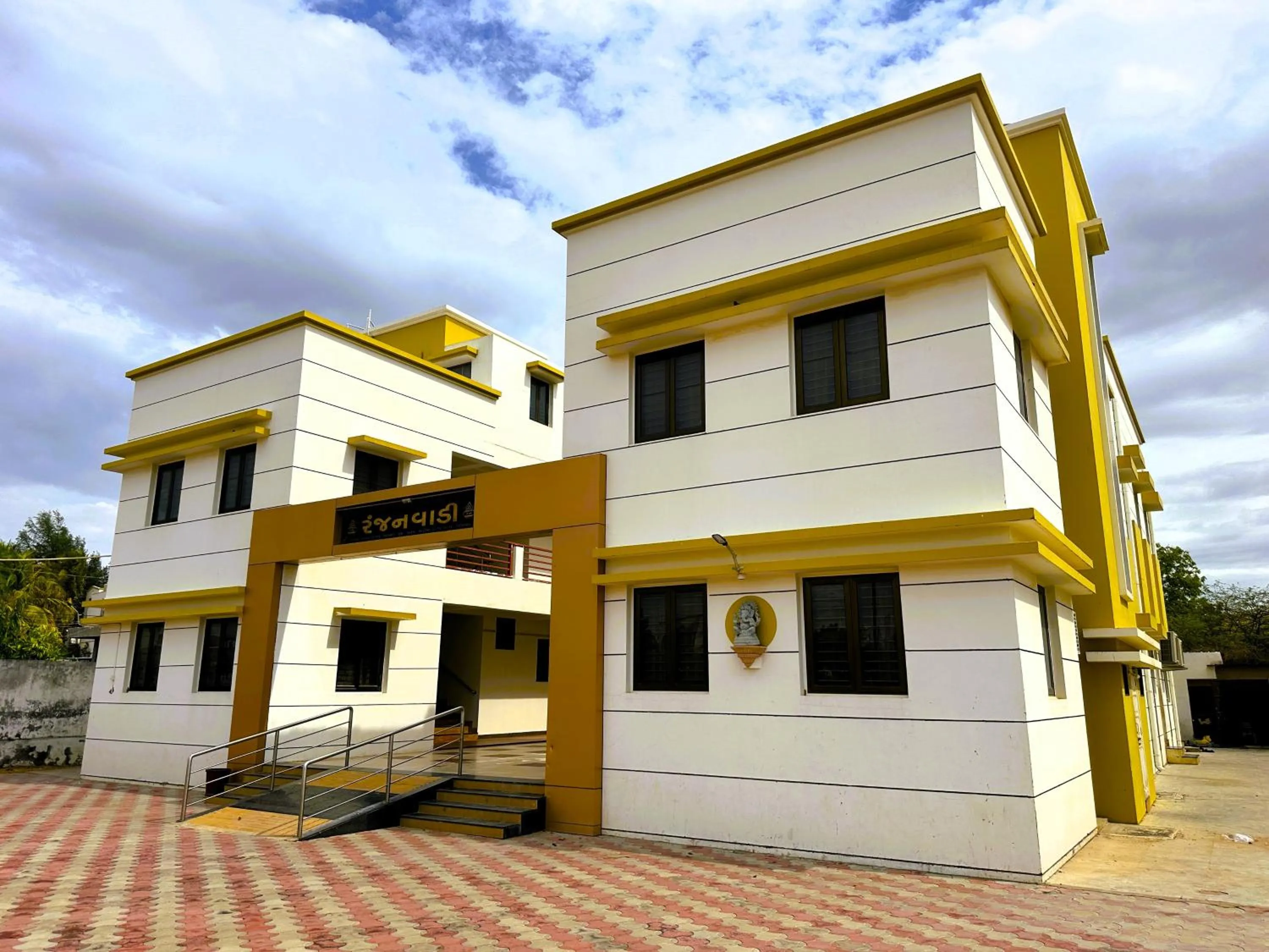 Property building in Ranjan Vadi