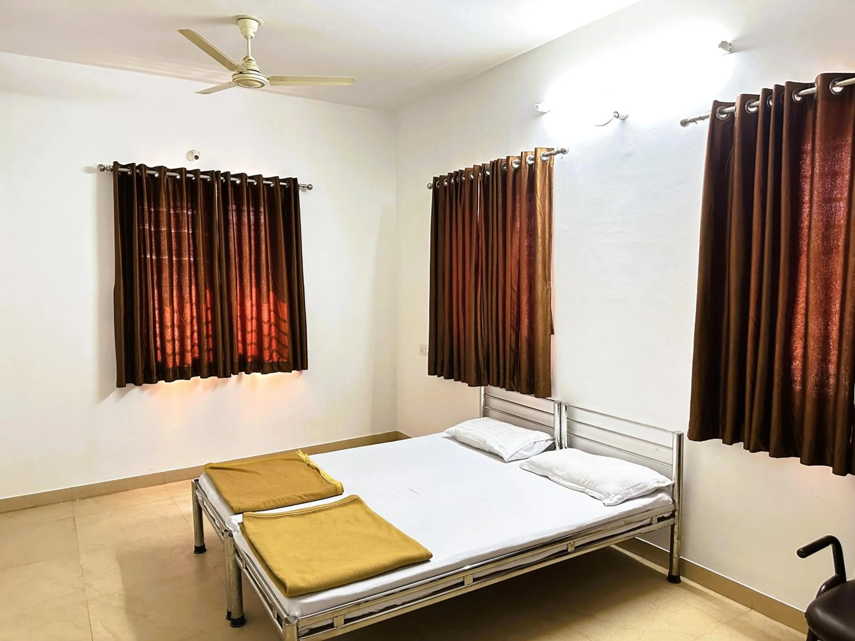 Bedroom, Bed in Ranjan Vadi