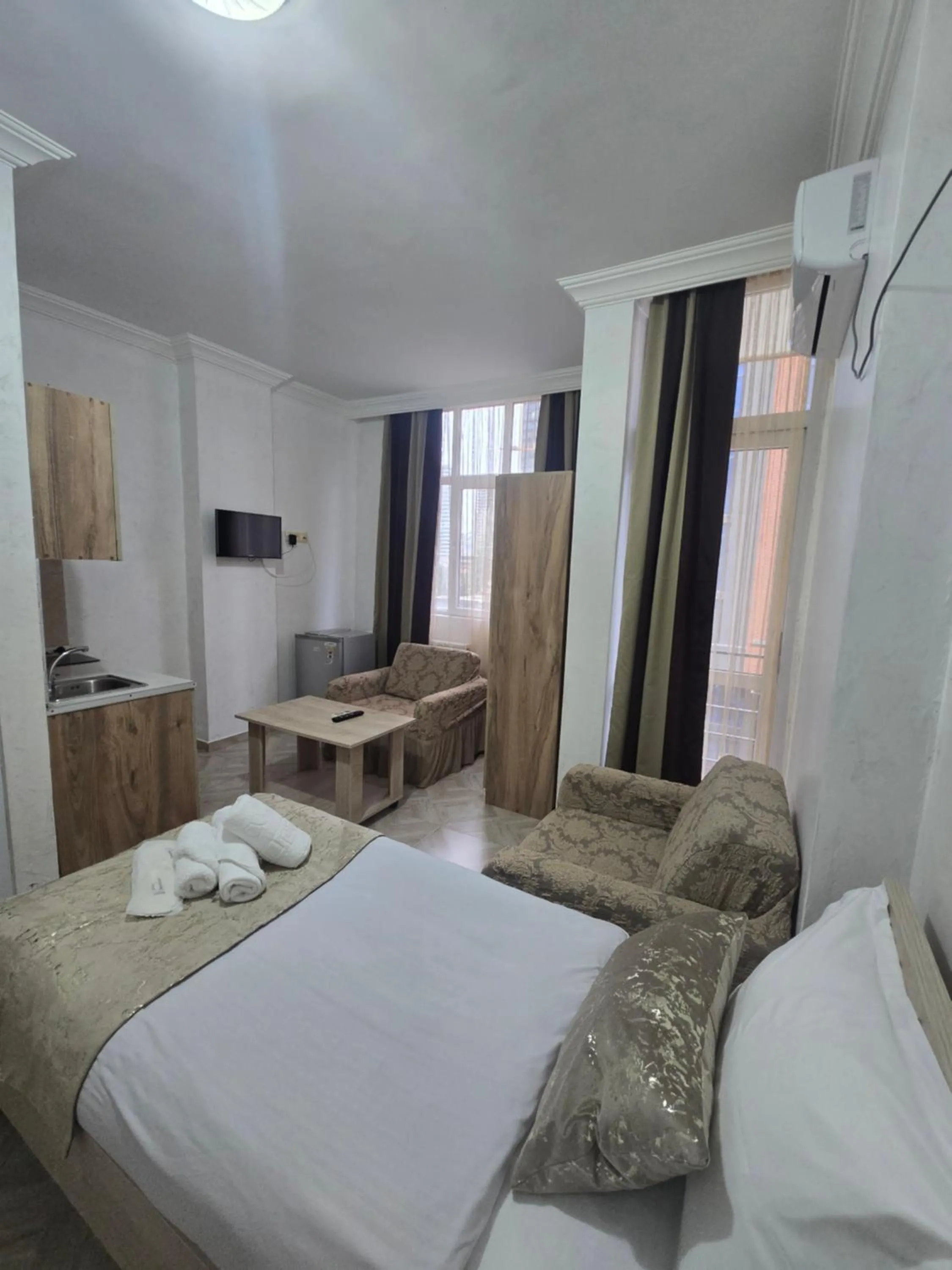 TV and multimedia, Bed in Batumi Inn Hotel