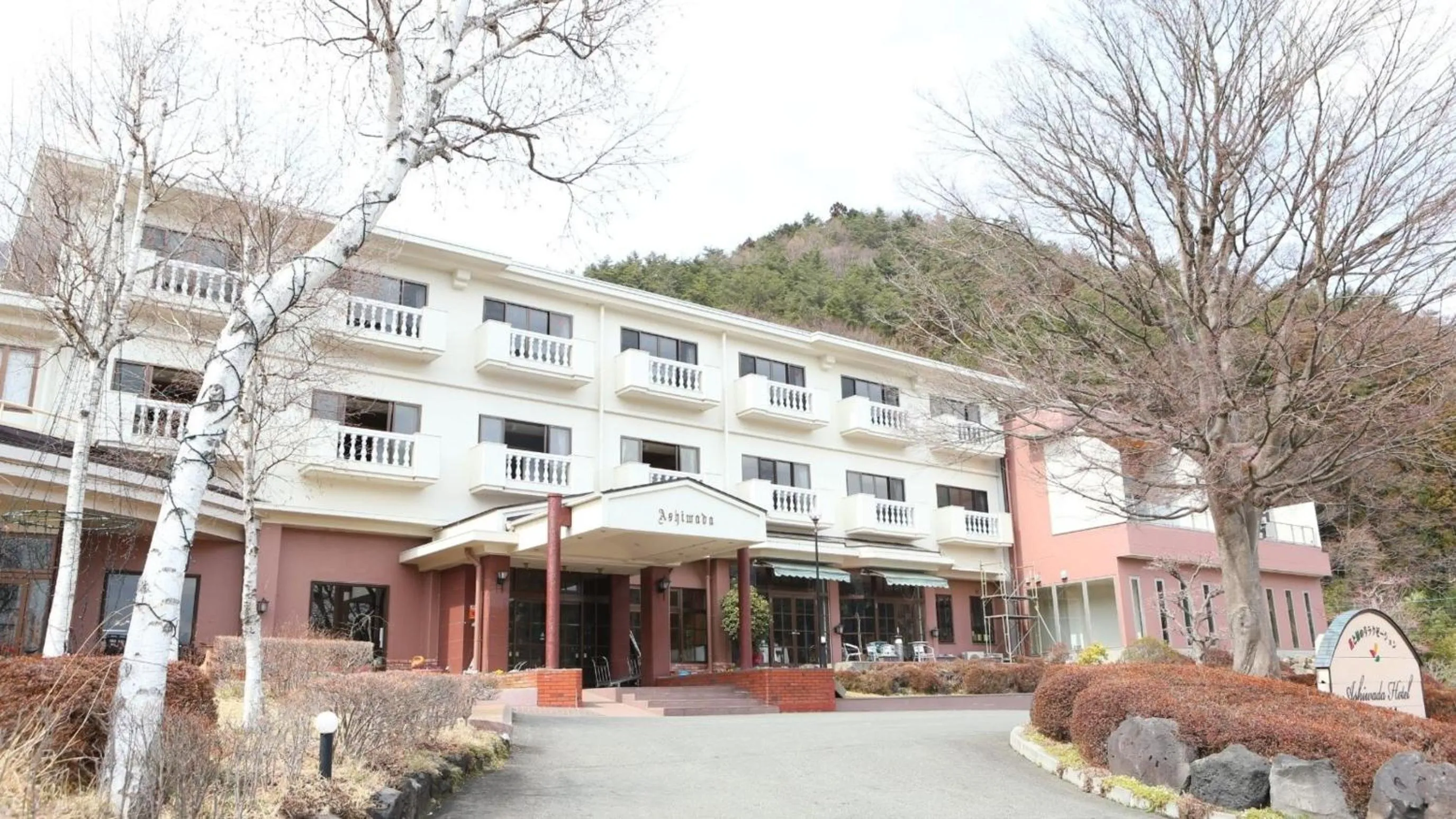 Property building in Ashiwada Hotel