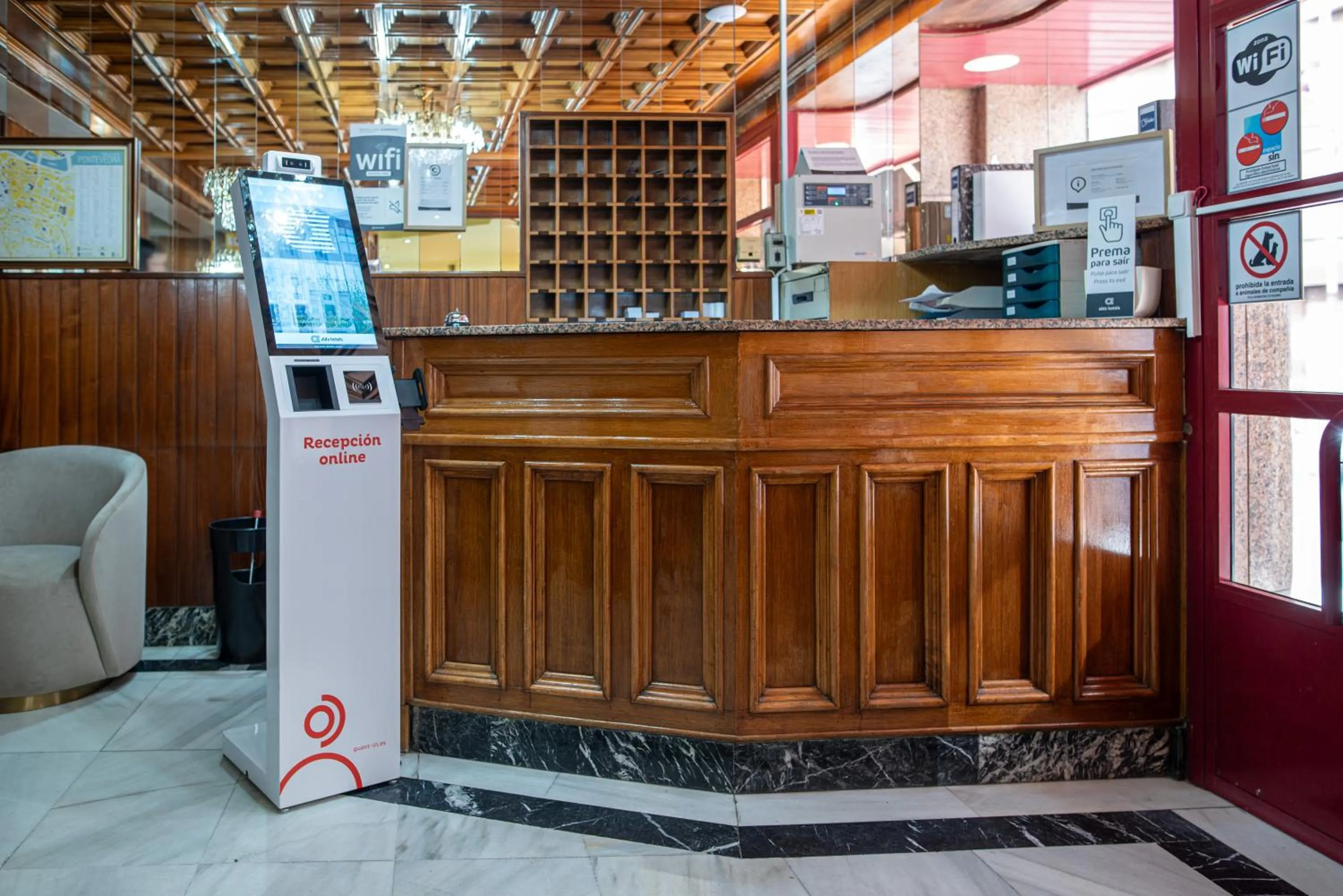 Lobby or reception in Hotel Alda Centro Pontevedra