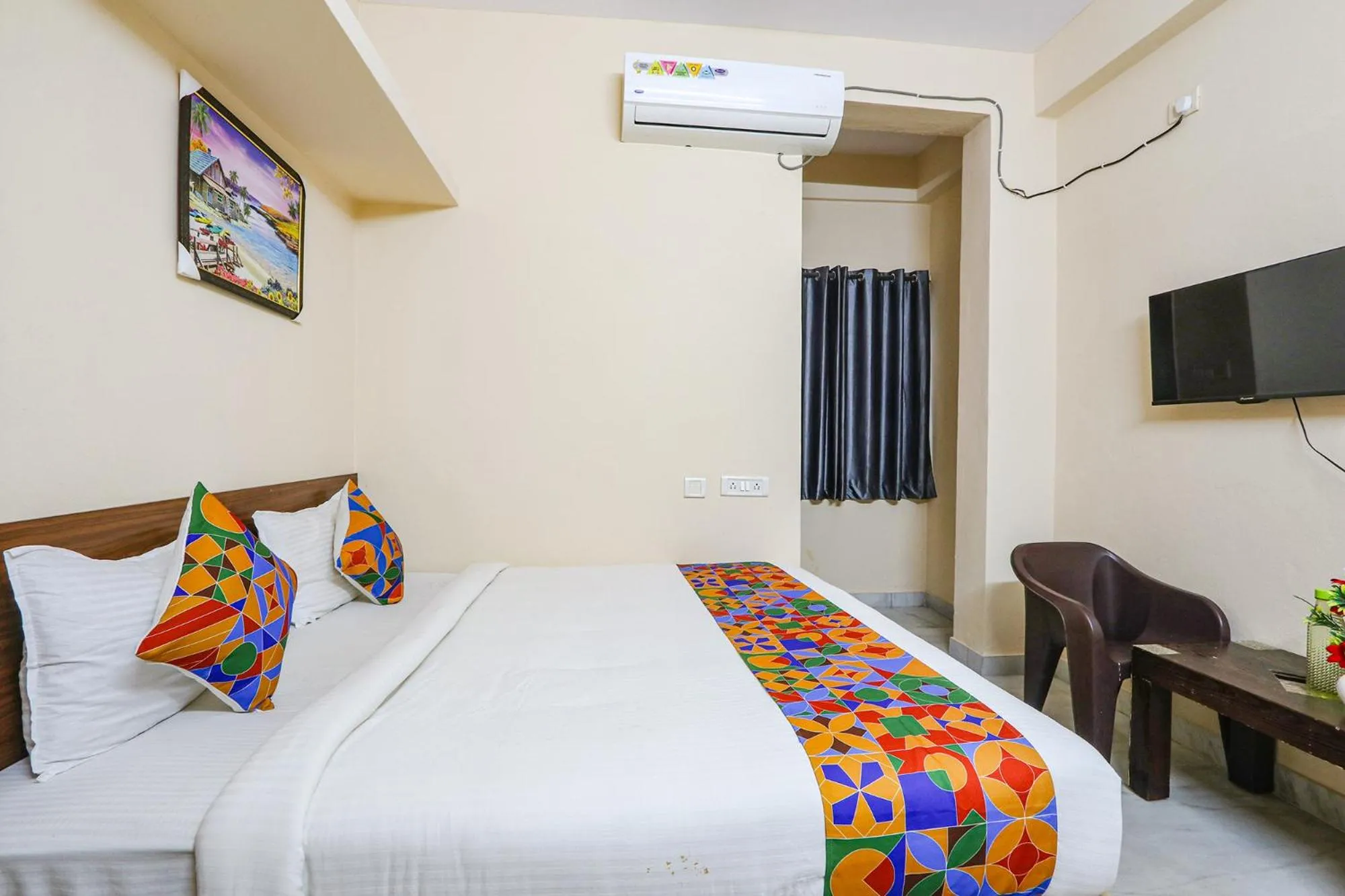 Bed in Via Prestige Castle - Nr KIMS Hospital, Kondapur