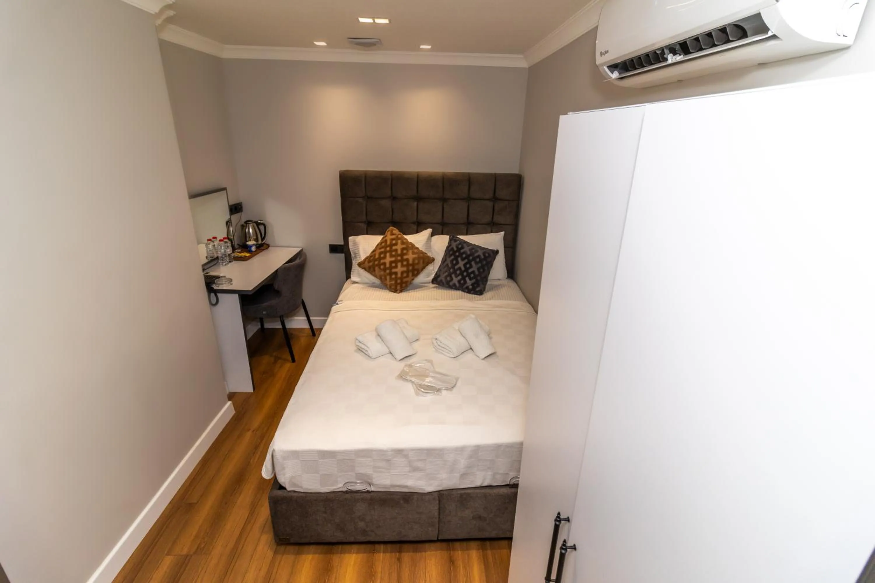 Bed in Wond House