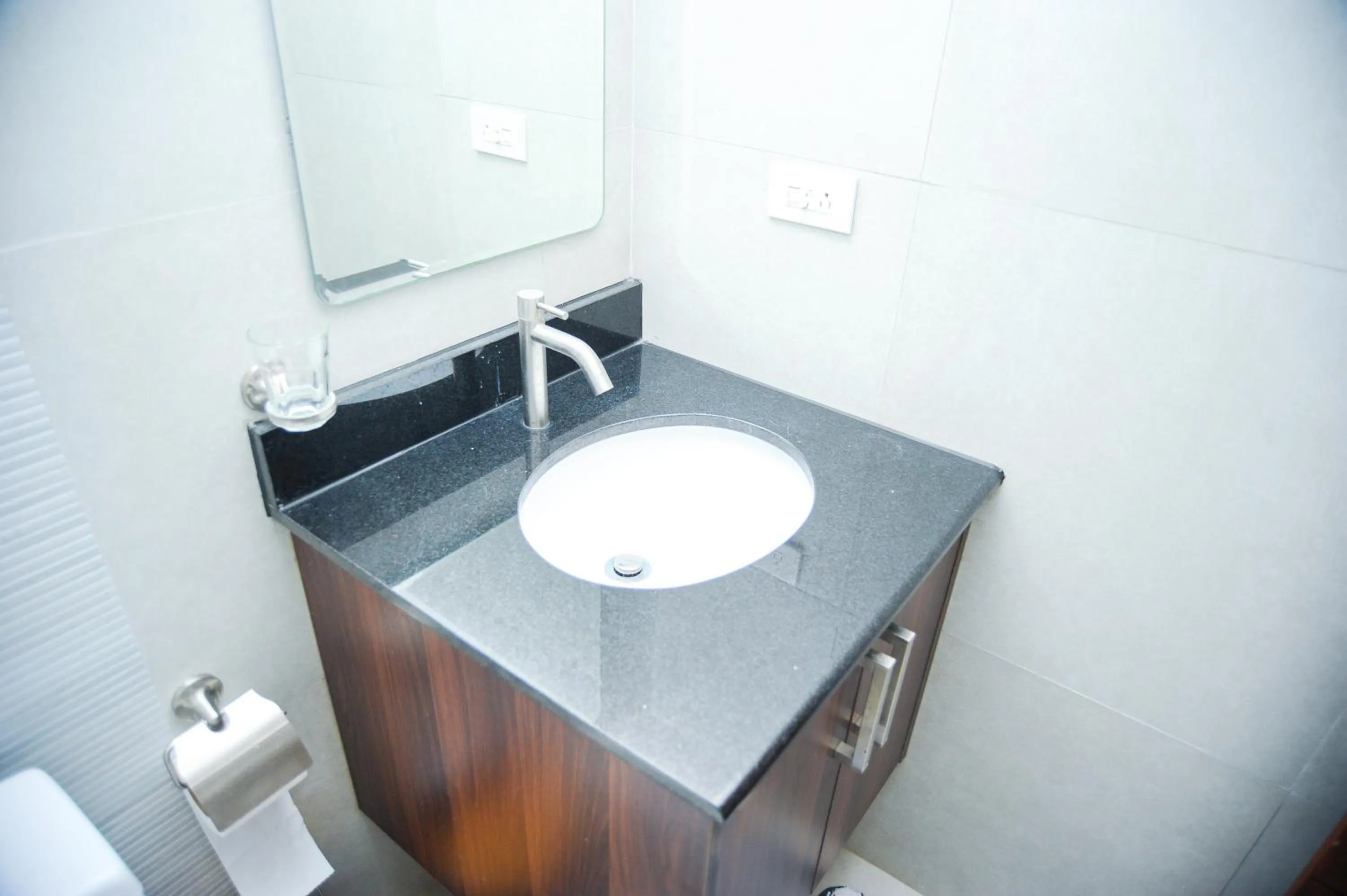 Bathroom in Kaia Isabelle Hotel Puerto Princesa