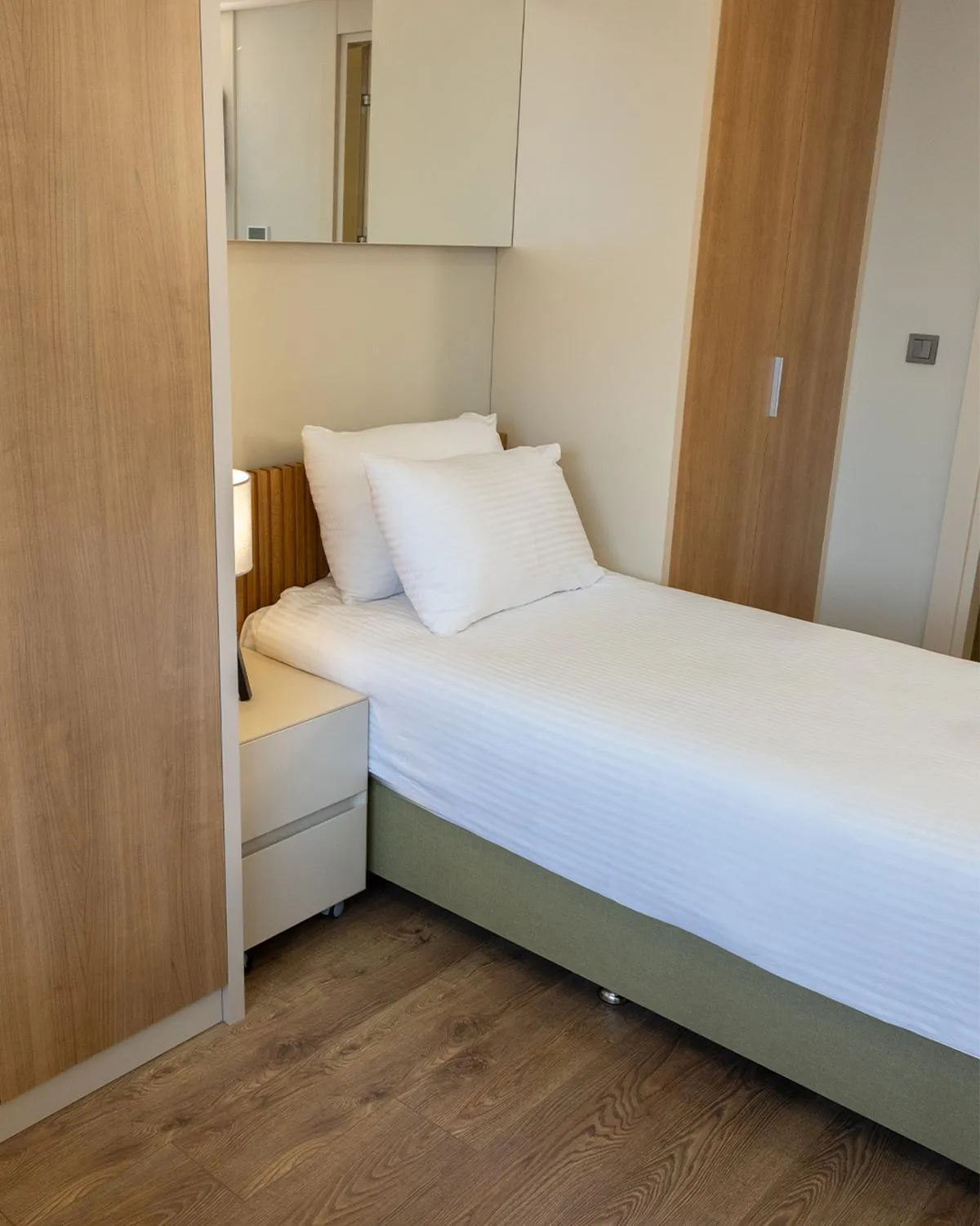 Bed in Frezya - Exclusively Woman