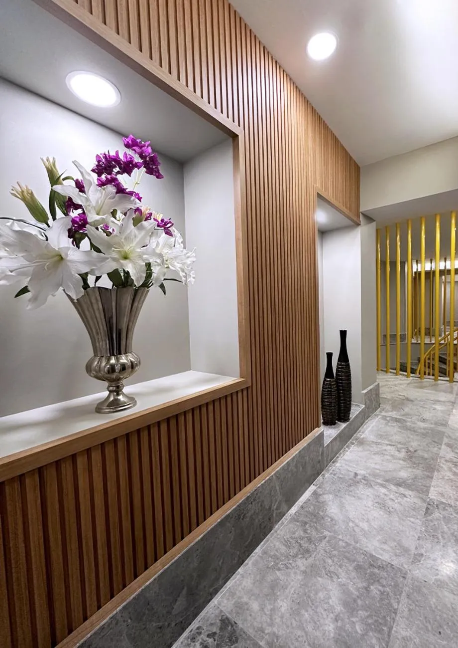 Decorative detail in Frezya - Exclusively Woman