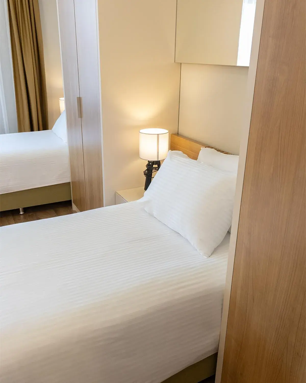 Bed in Frezya - Exclusively Woman Bed in Frezya - Exclusively Woman