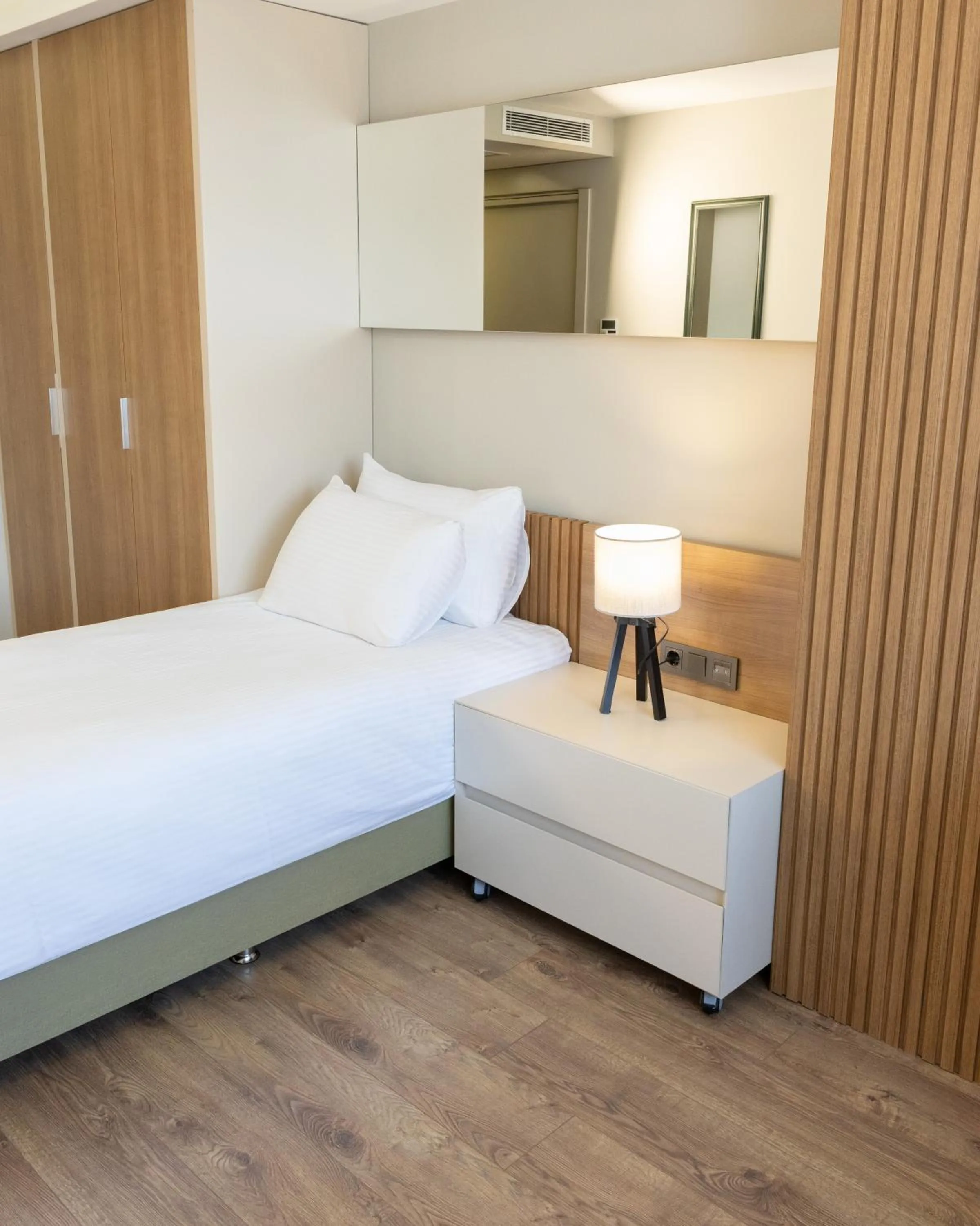 Bed in Frezya - Exclusively Woman