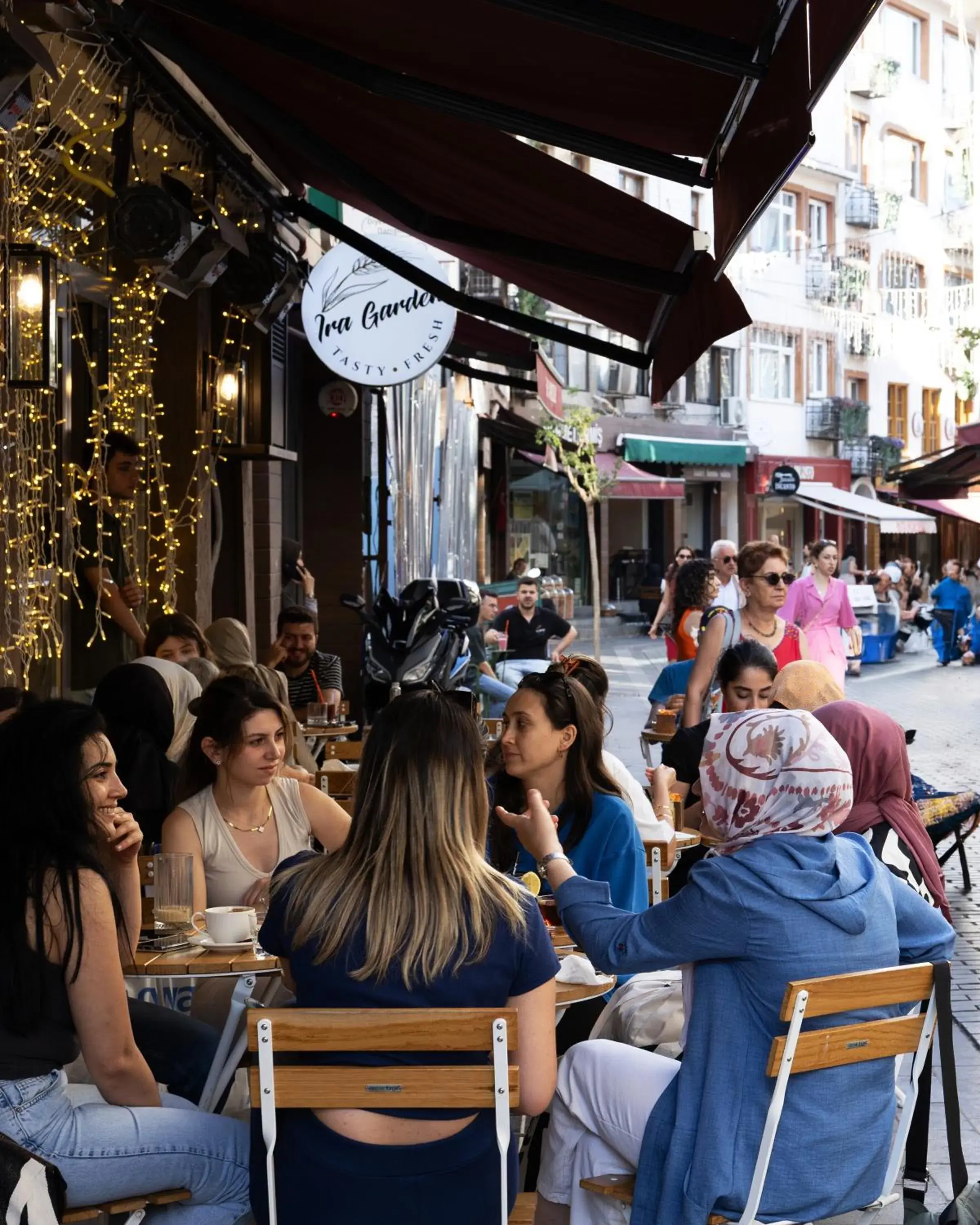 Restaurant/places to eat in Frezya - Exclusively Woman Restaurant/places to eat in Frezya - Exclusively Woman