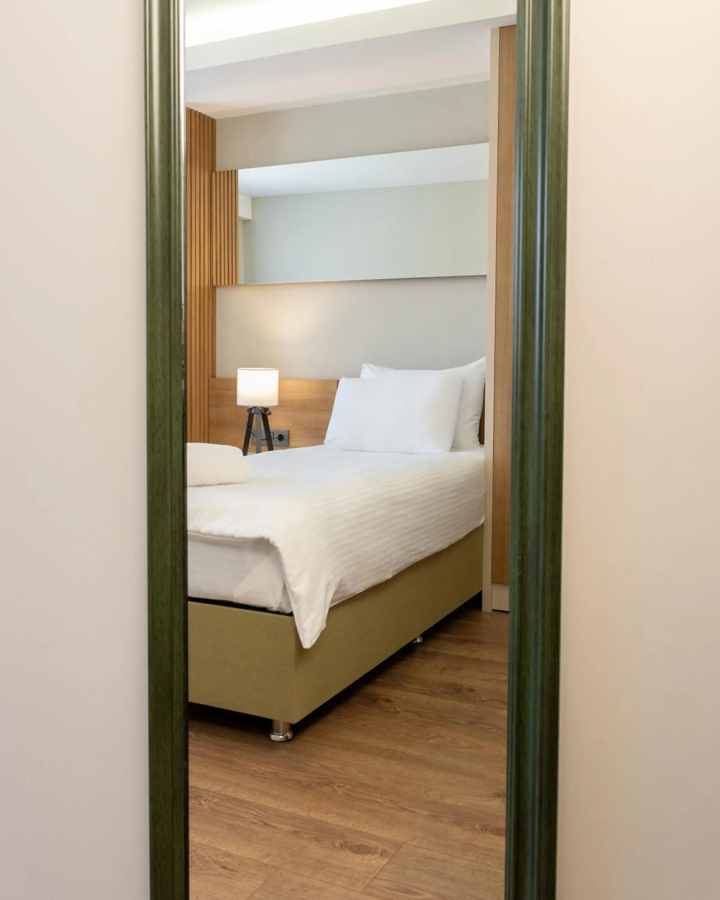 Bed in Frezya - Exclusively Woman Bed in Frezya - Exclusively Woman