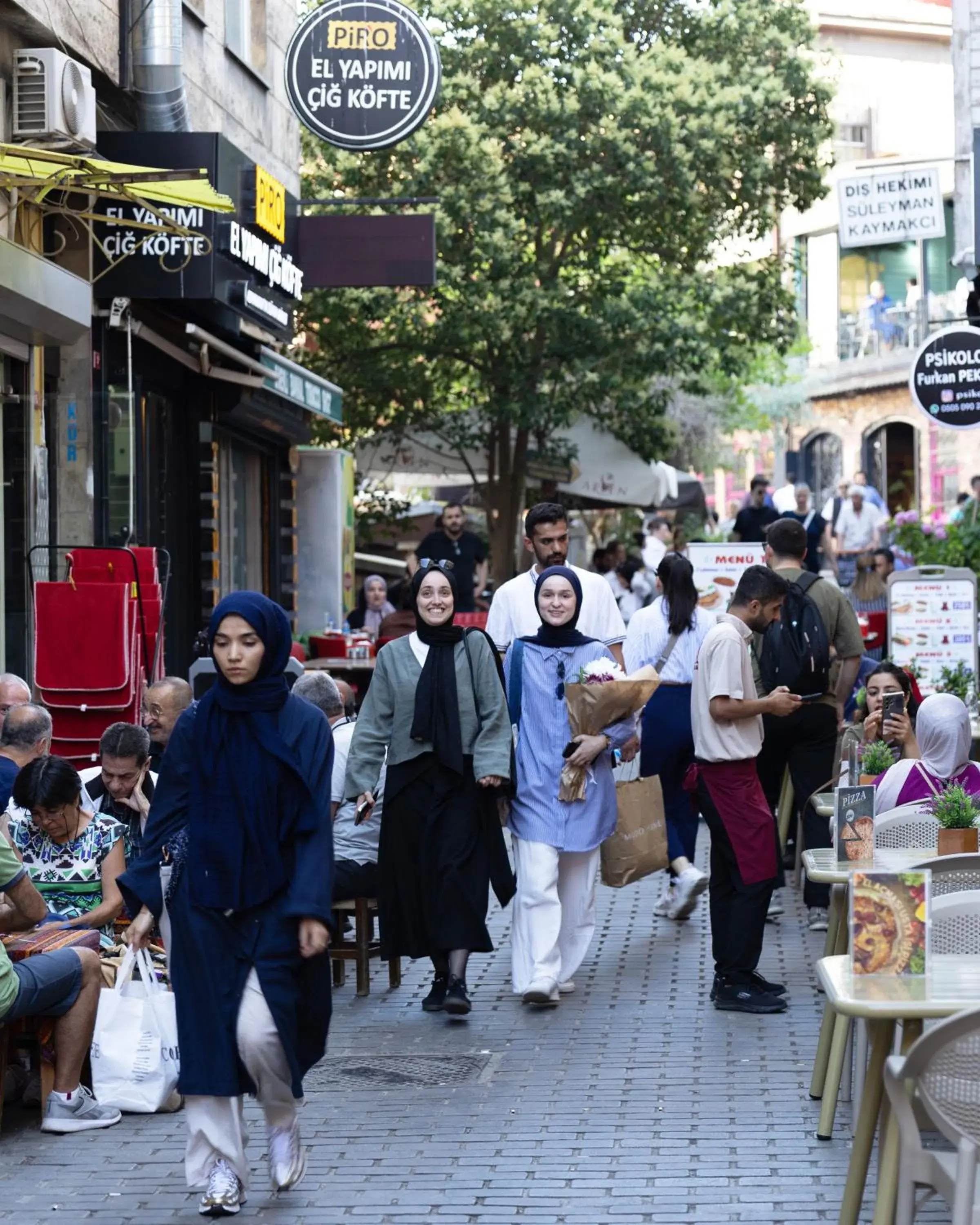 Restaurant/places to eat in Frezya - Exclusively Woman Restaurant/places to eat in Frezya - Exclusively Woman