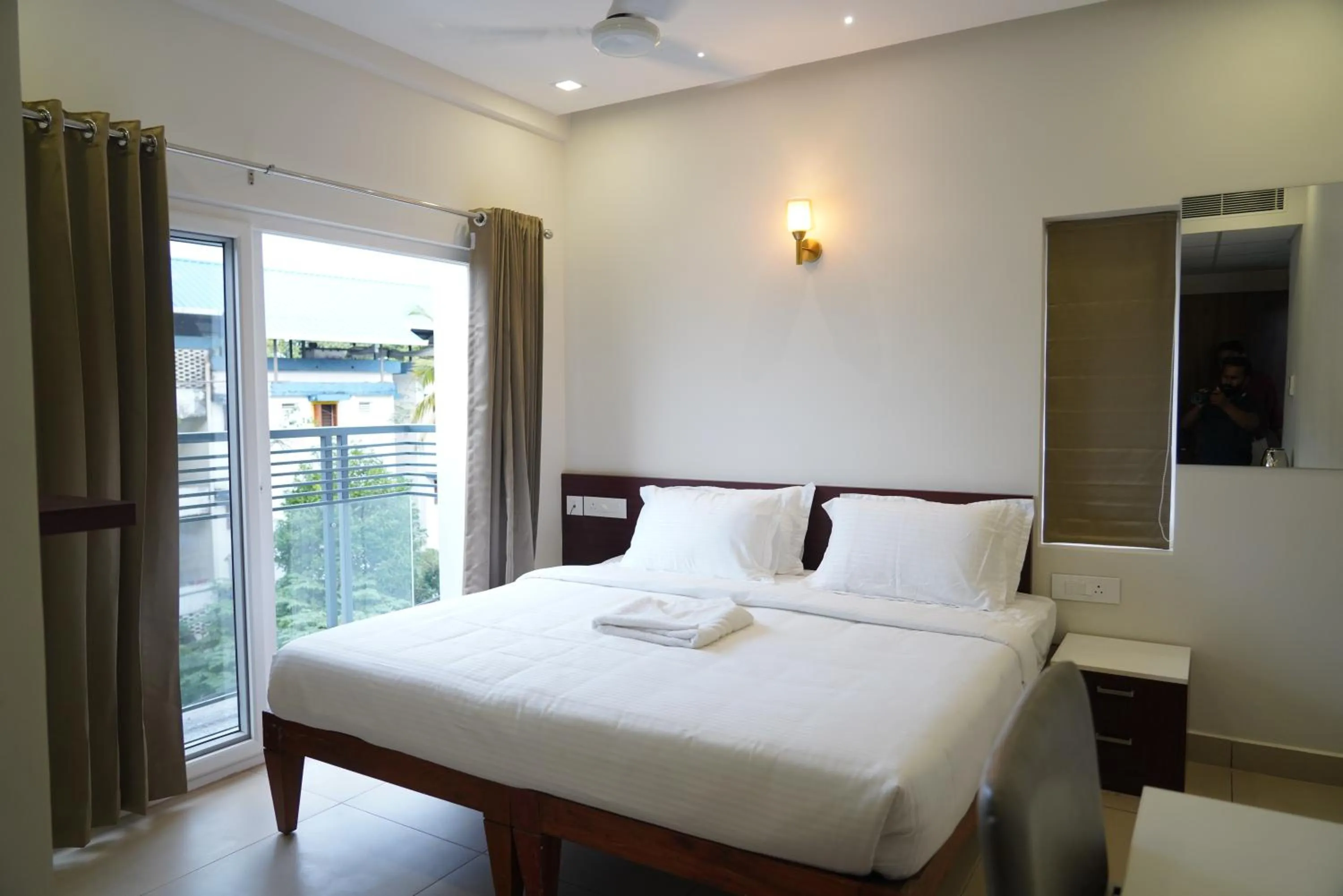 Balcony/Terrace, Bed in K Grandeur Hotels