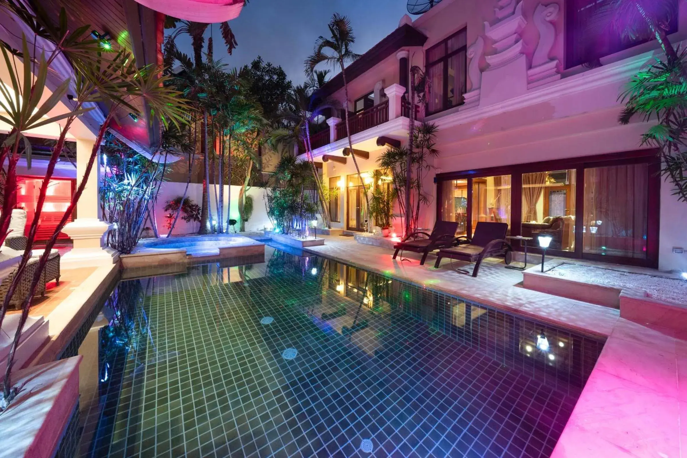 Pattaya Luxurious Gentlemans Club Pool Villa Pattaya Luxurious Gentlemans Club Pool Villa
