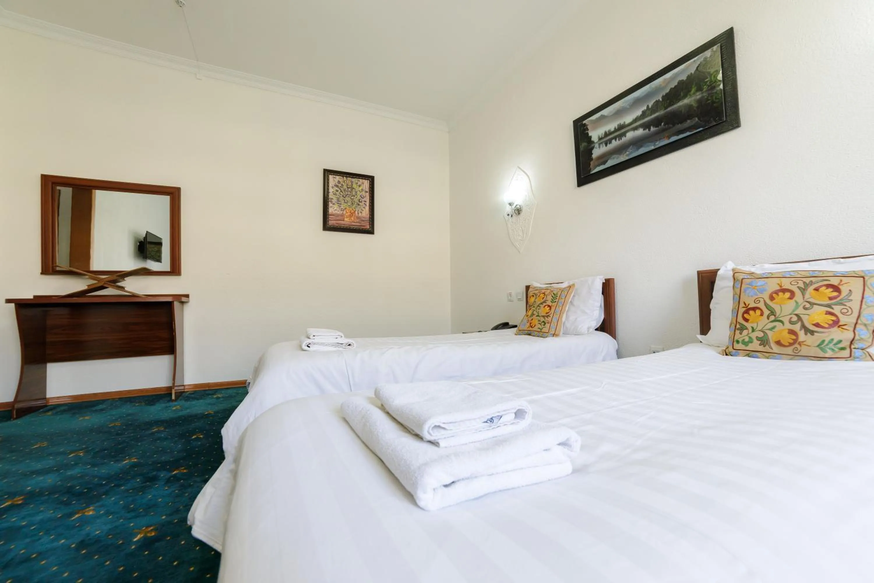 Bed in Qibla Tozabog