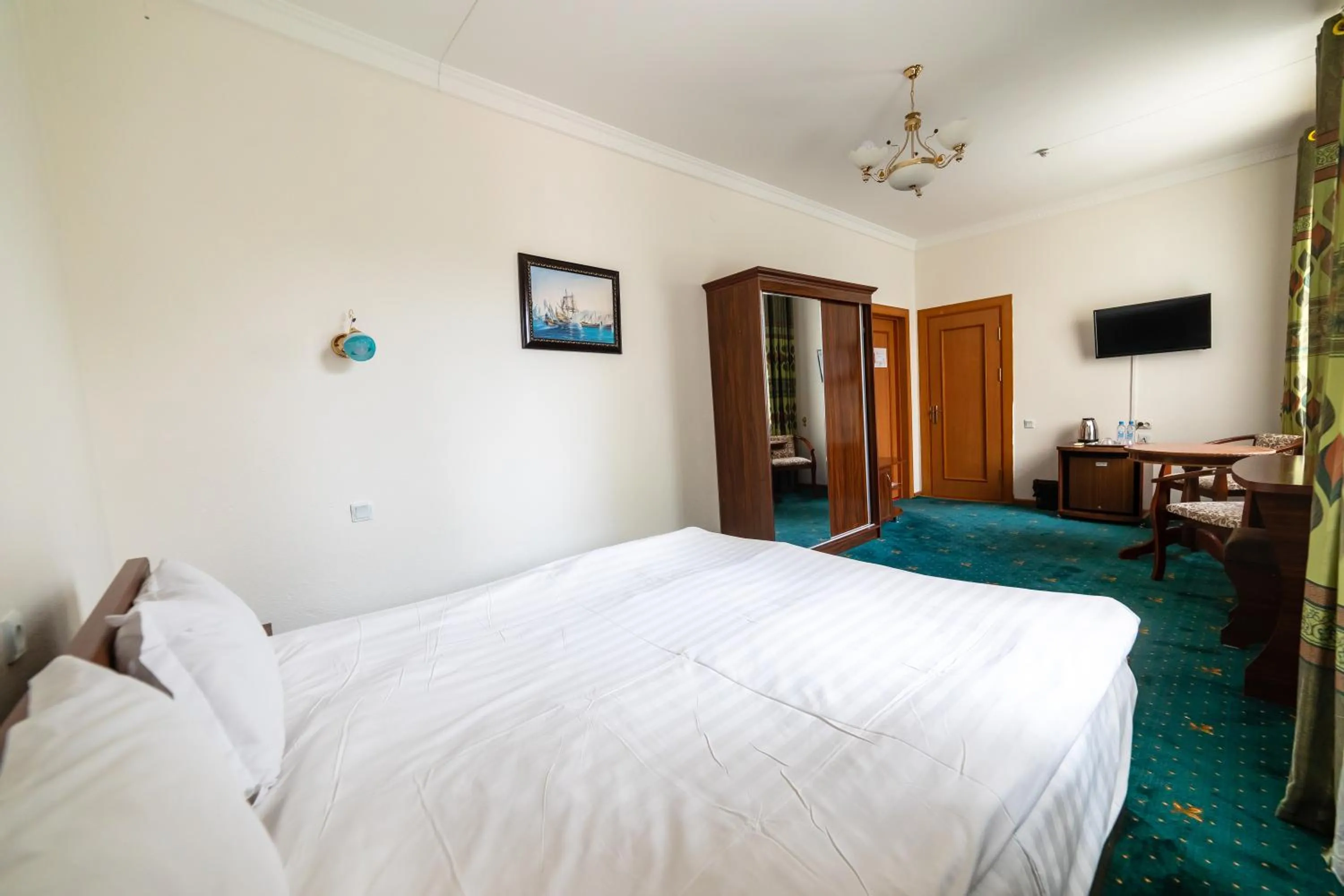 Bed in Qibla Tozabog