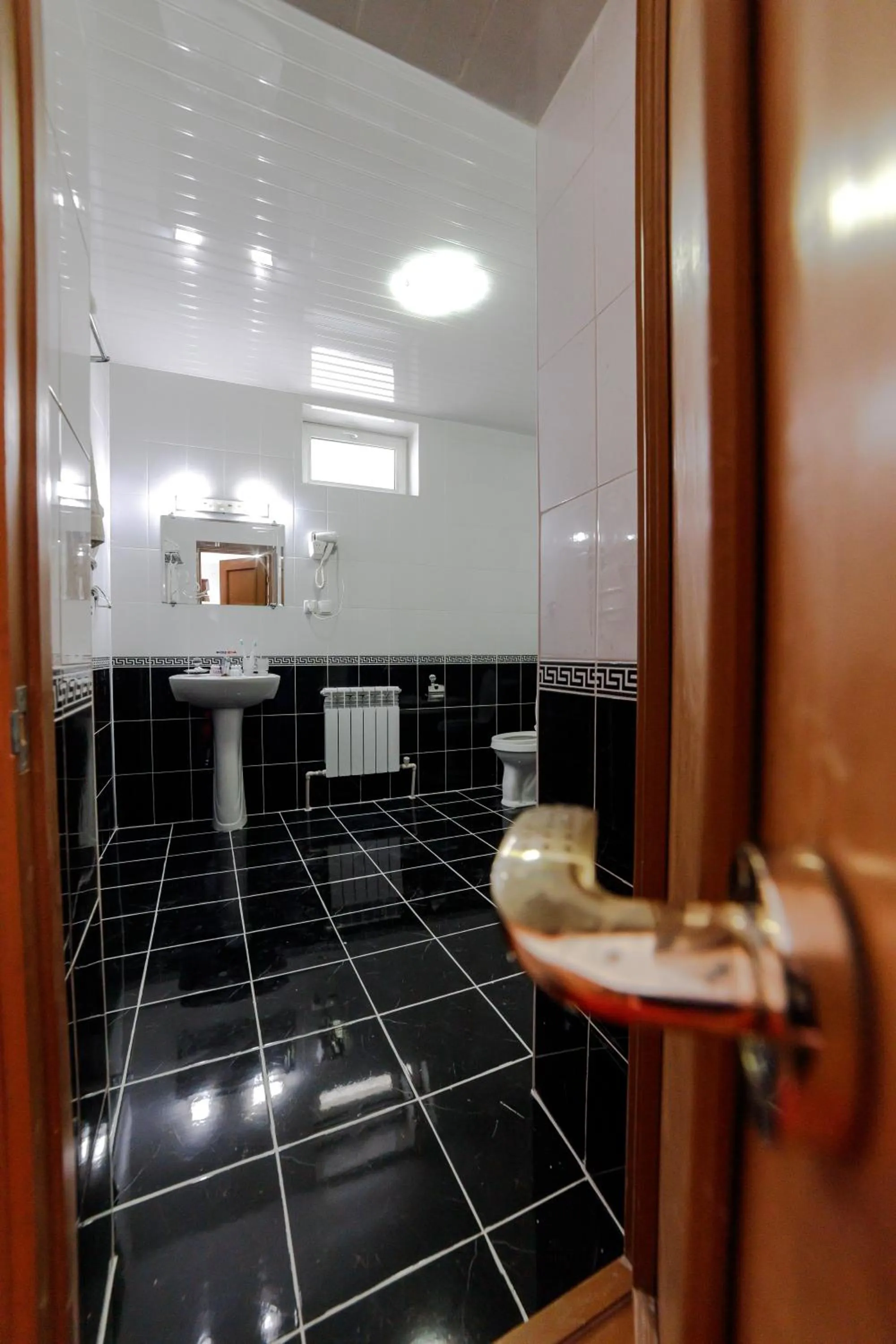 Shower in Qibla Tozabog