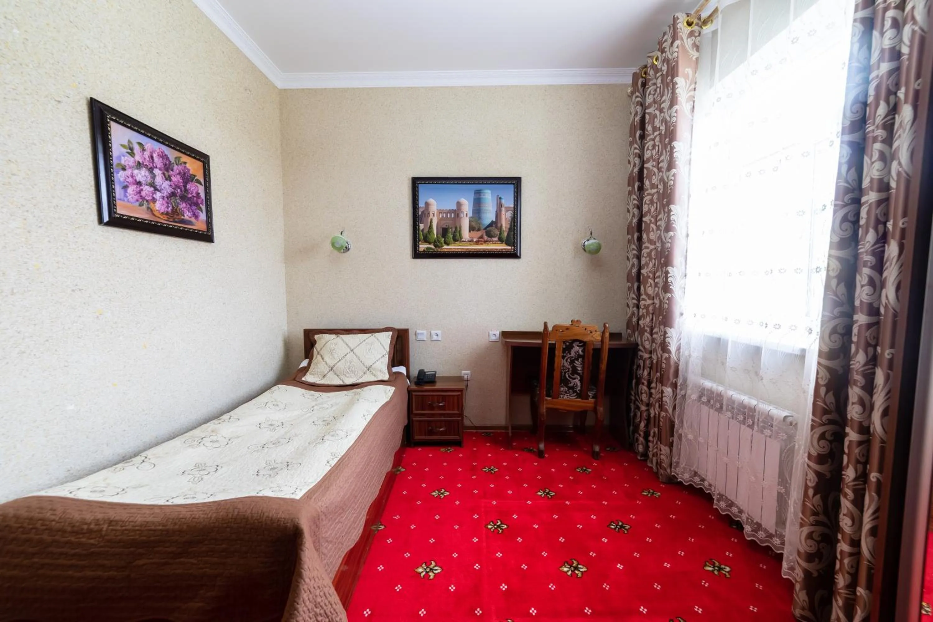 Bed in Qibla Tozabog