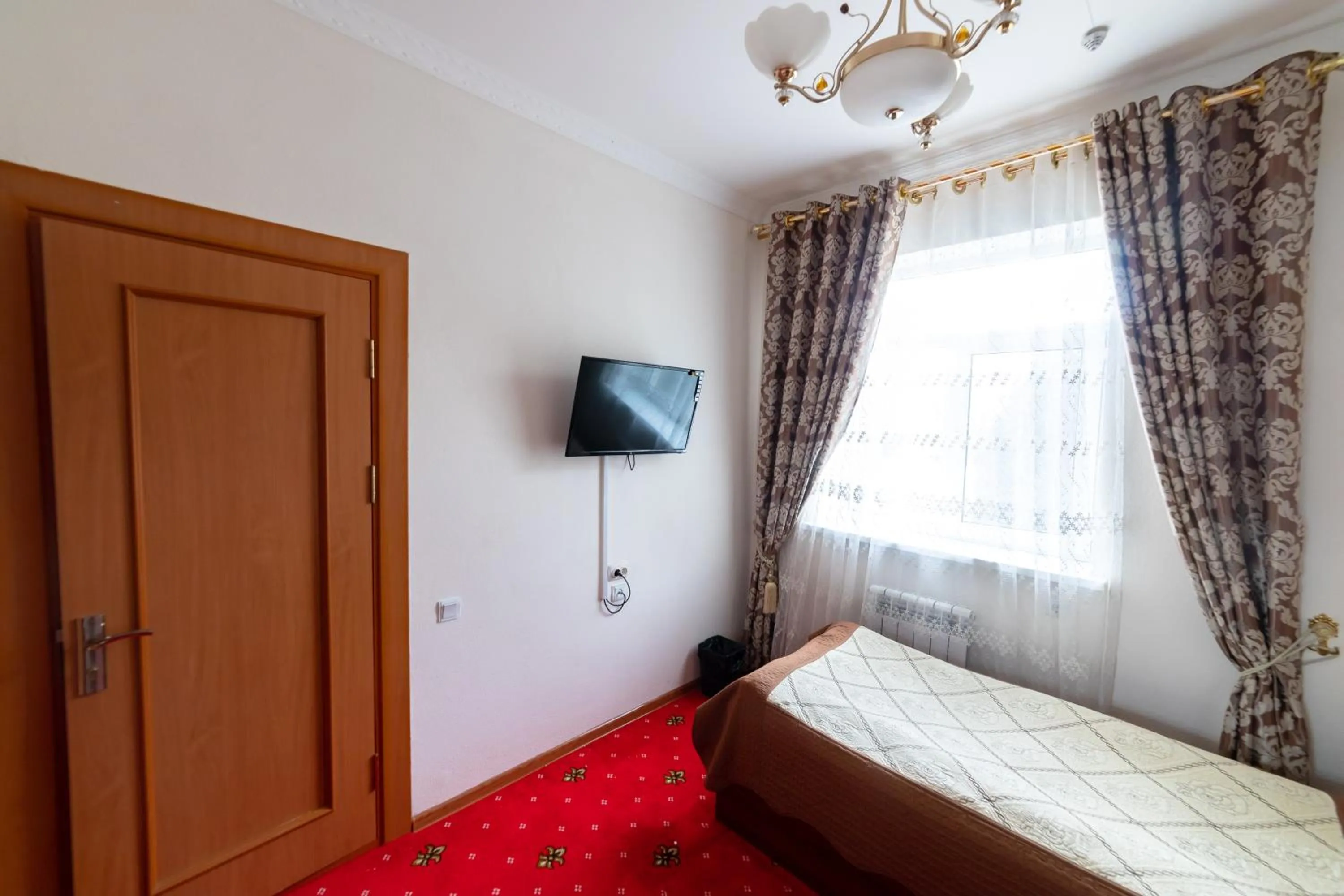 Bed in Qibla Tozabog