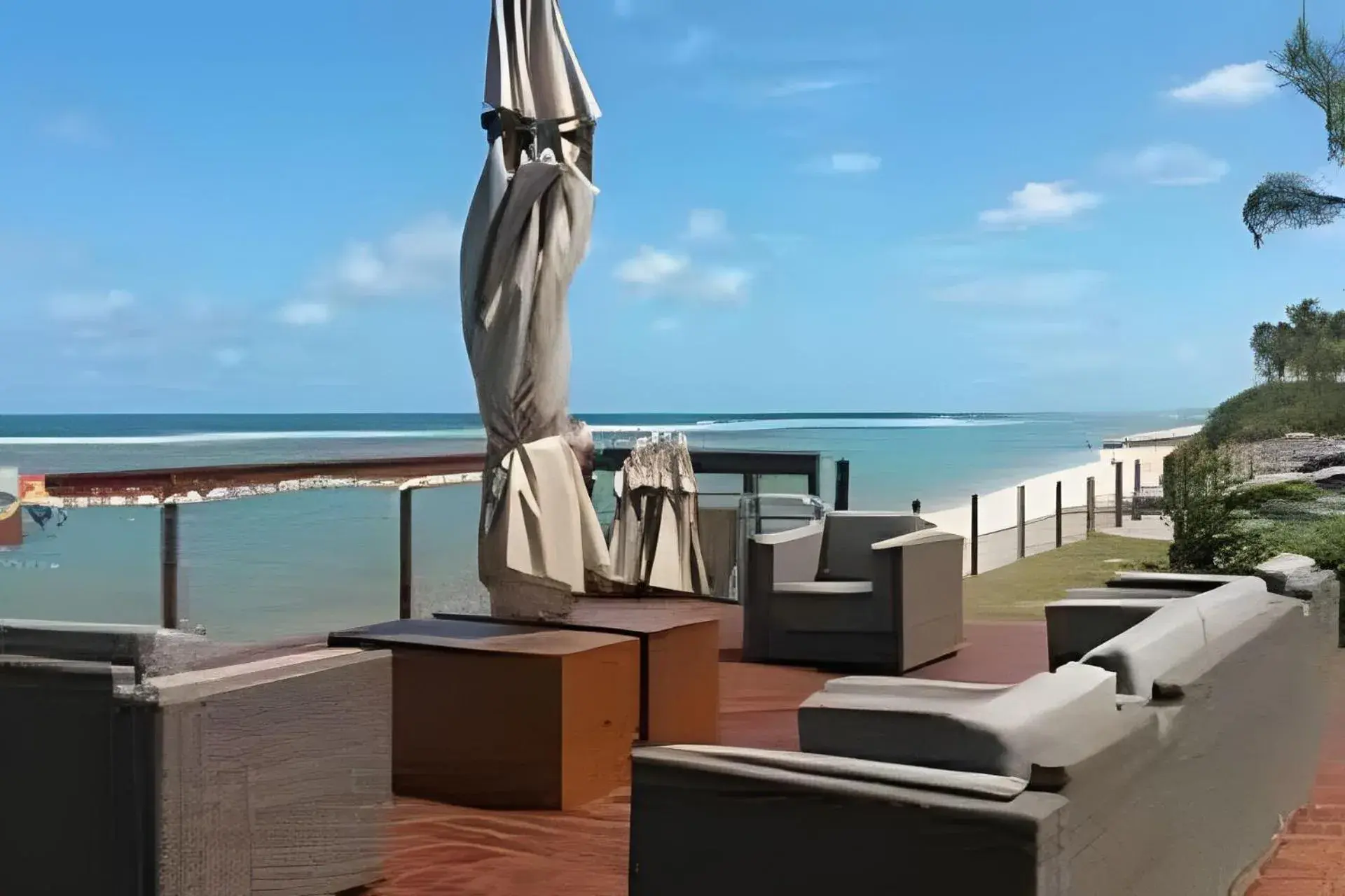 Communal lounge/ TV room in Nui Supreme Beach Living Communal lounge/ TV room in Nui Supreme Beach Living