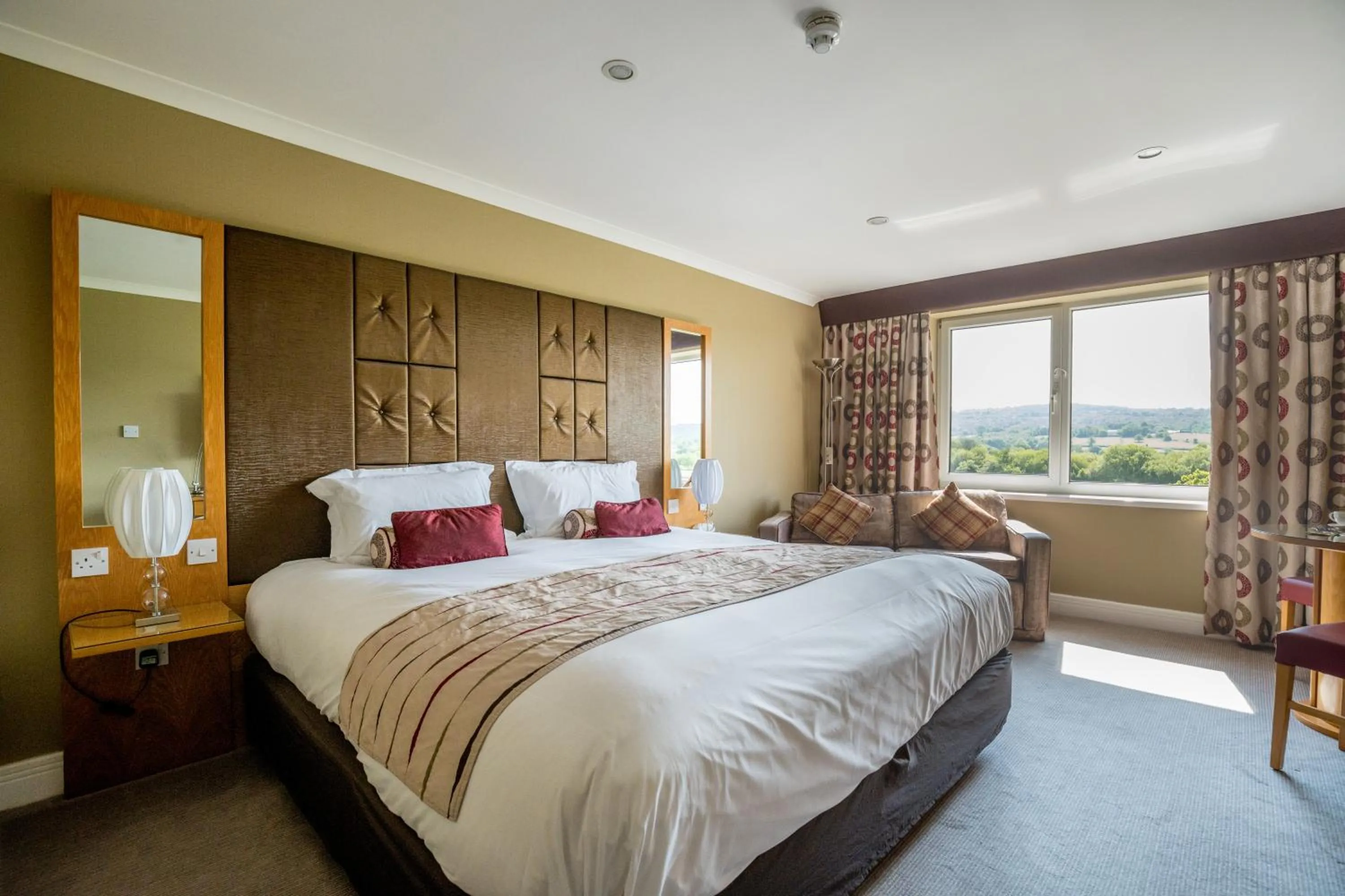 Bedroom, Bed in The Plough Inn