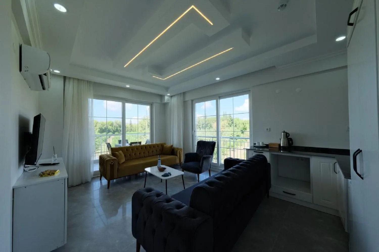 TV and multimedia in The Dalaman Suites & Pansiyon Dalaman Airport 10 km