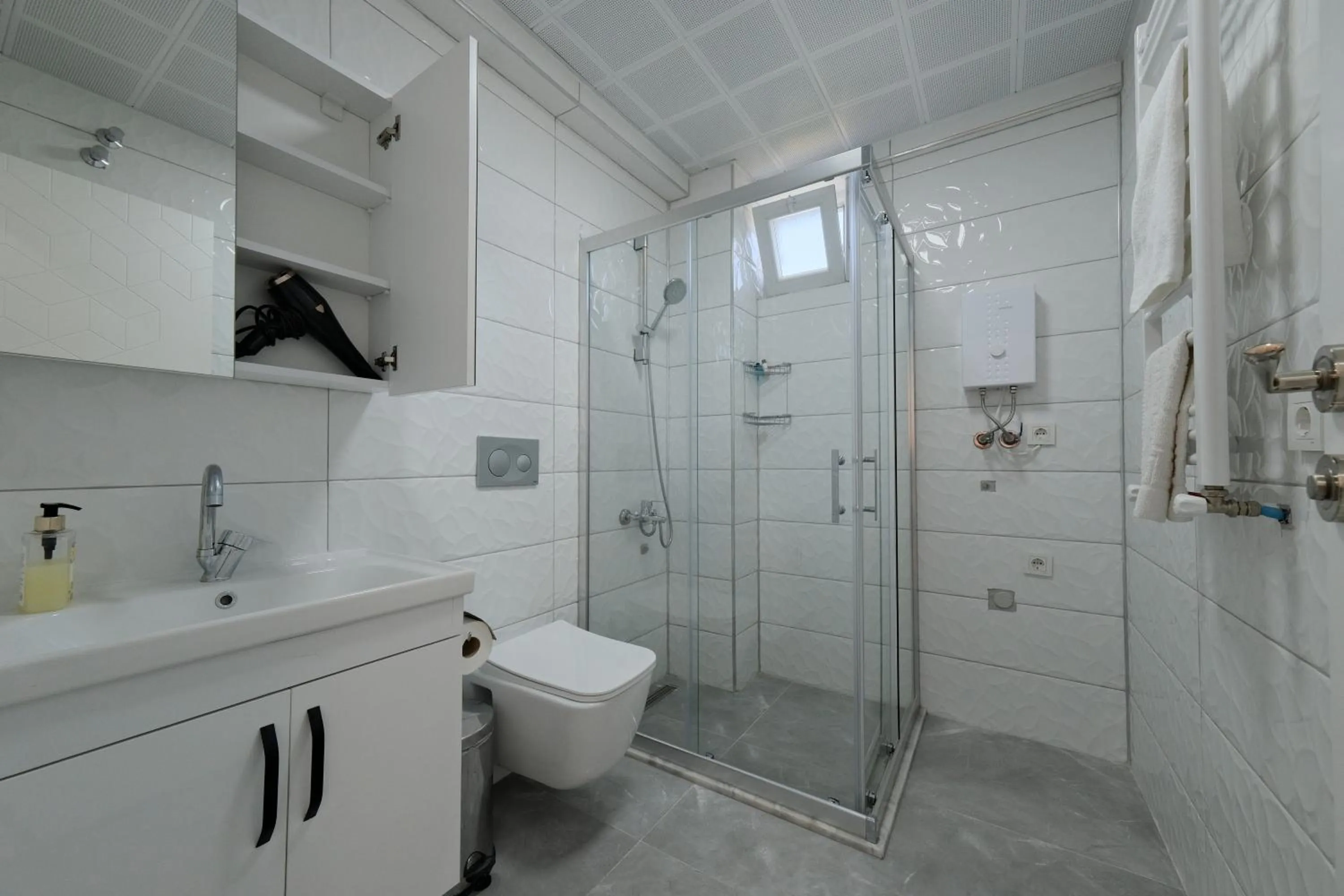 Shower in The Dalaman Suites & Pansiyon Dalaman Airport 10 km