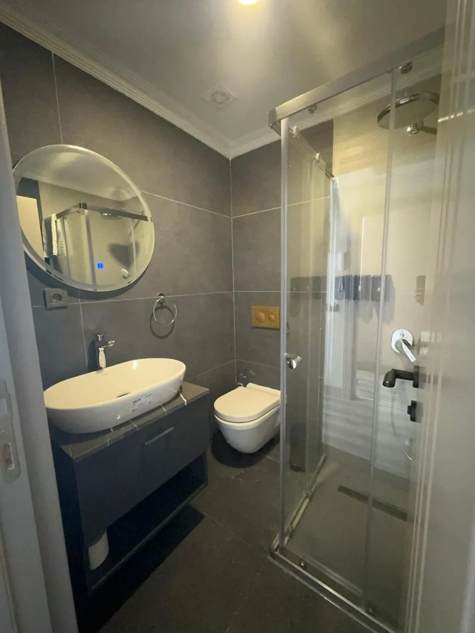 Shower in Massimo Hotel