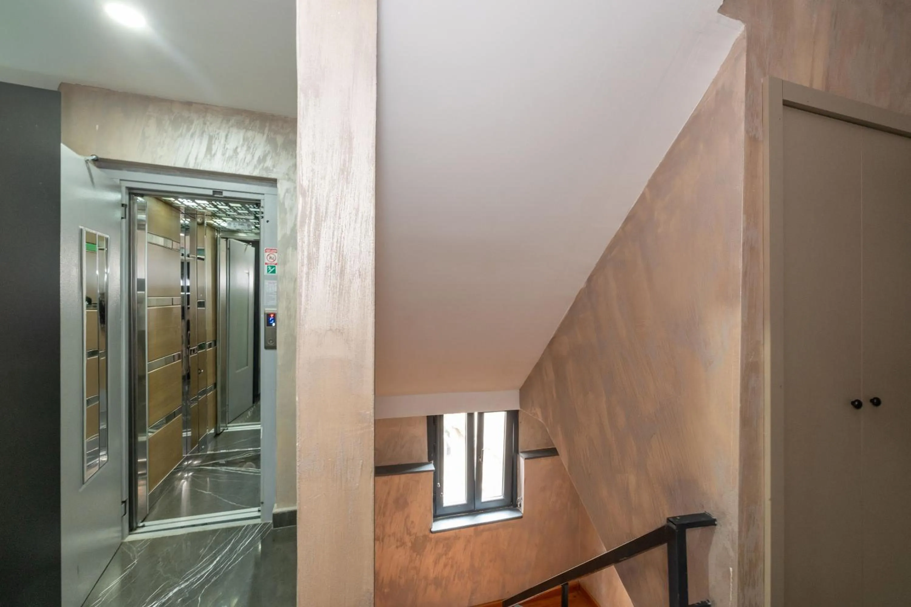 elevator in Massimo Hotel