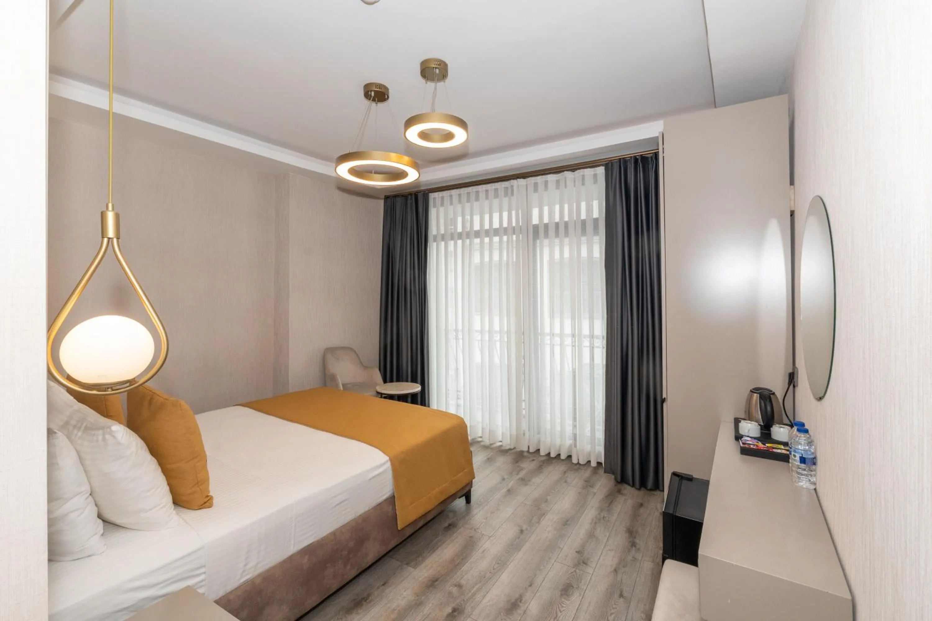 Bedroom, Bed in Massimo Hotel