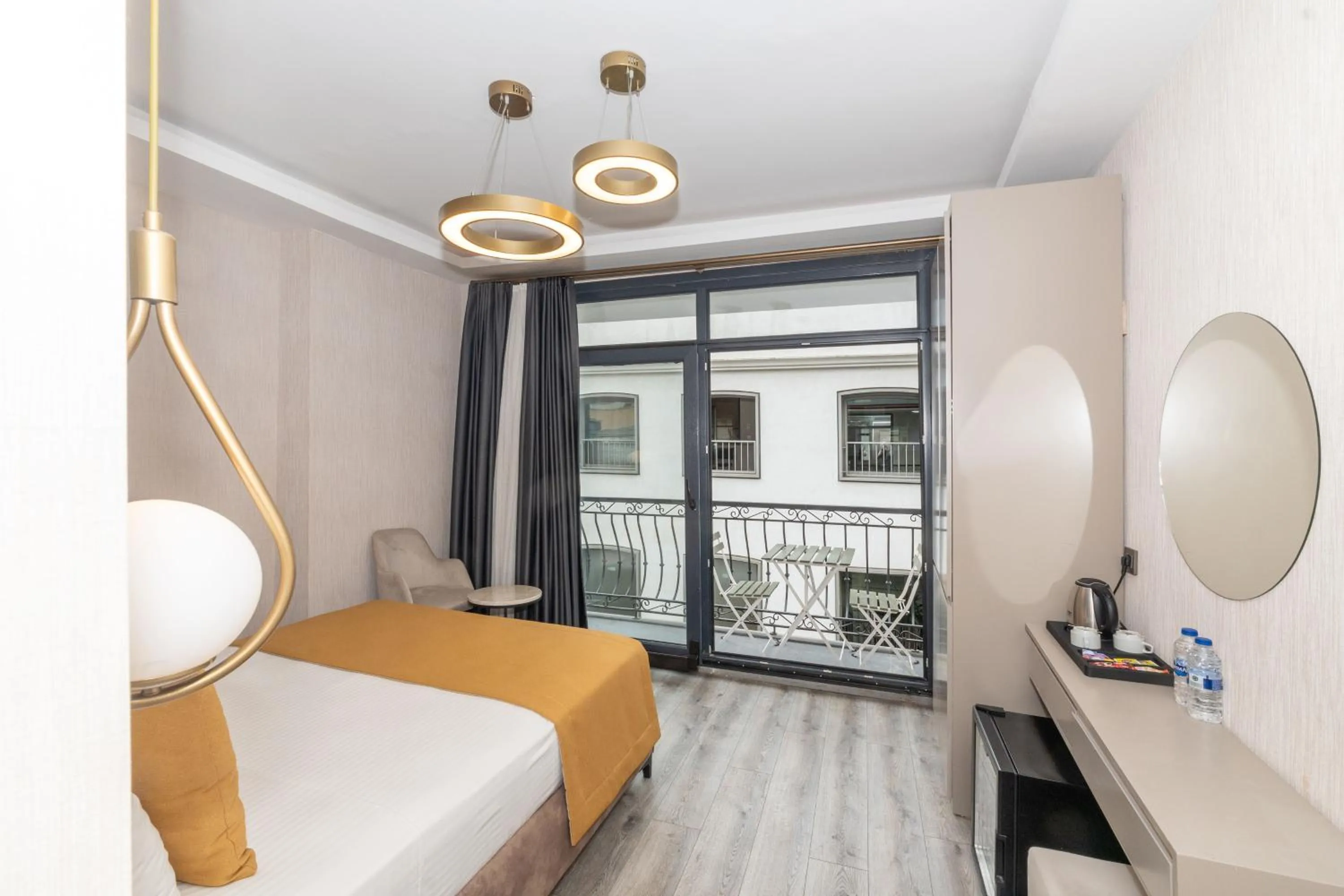 Bedroom, Bed in Massimo Hotel