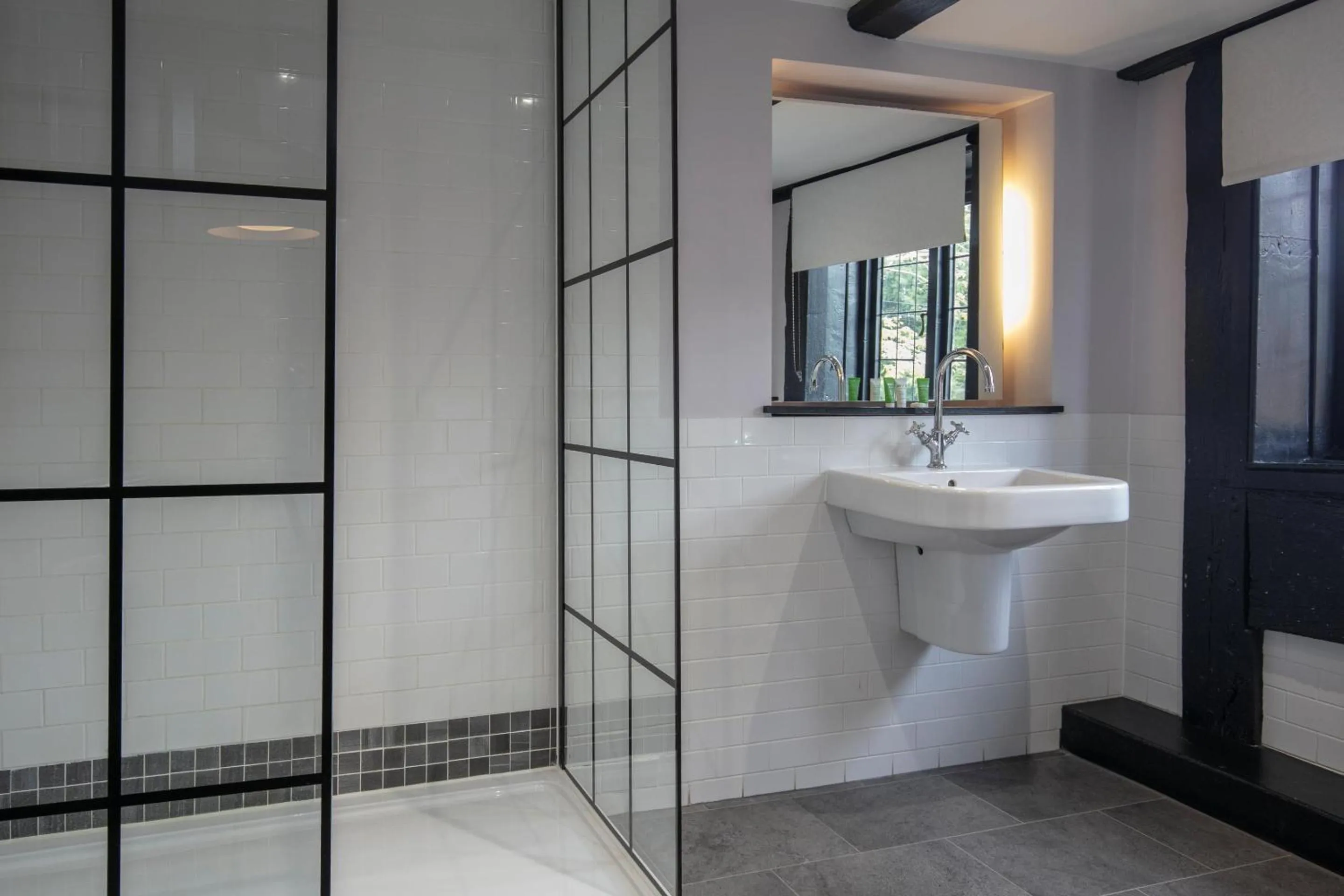 Bathroom in The Olde Bell, BW Signature Collection