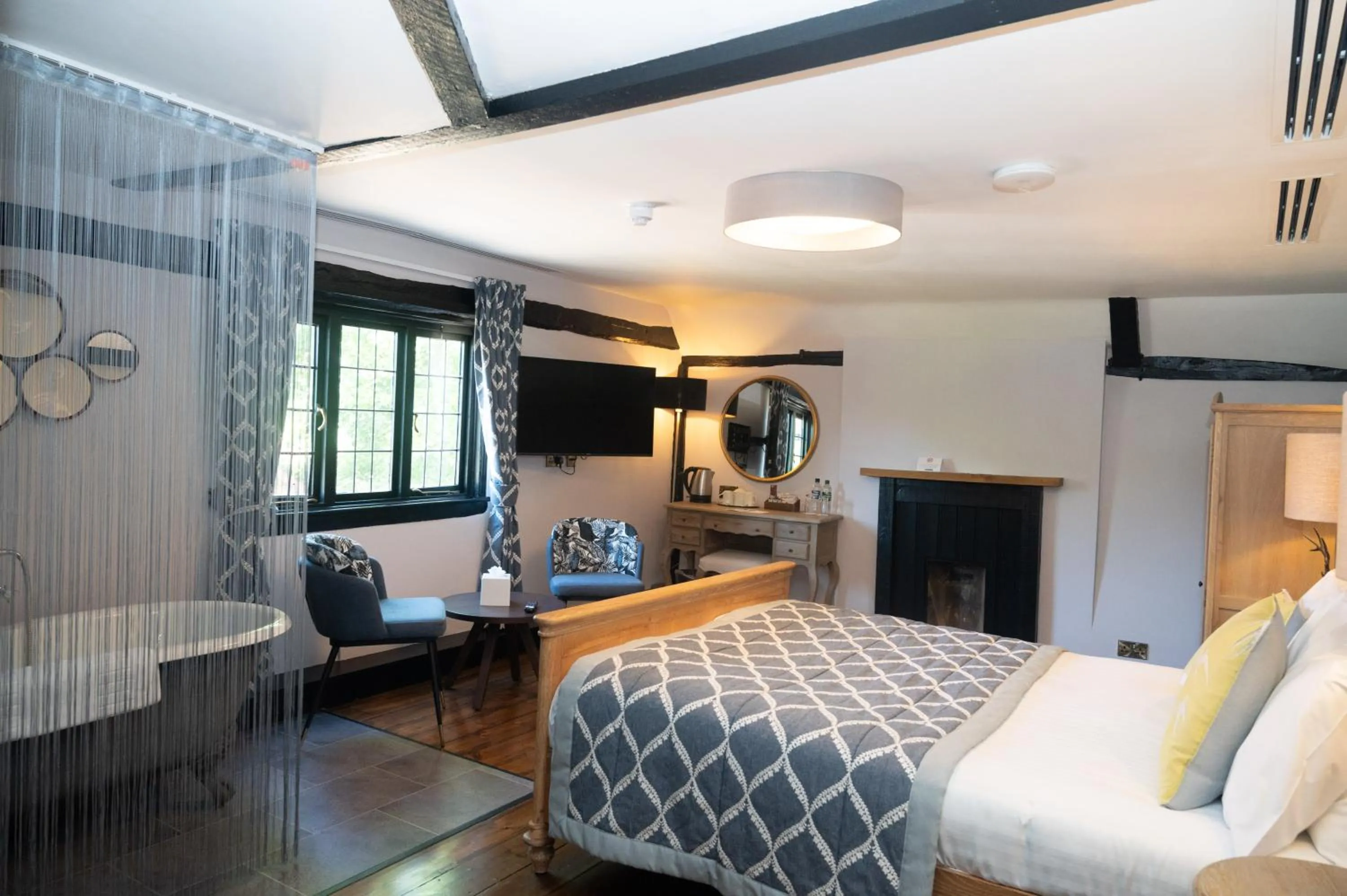 Bed in The Olde Bell, BW Signature Collection