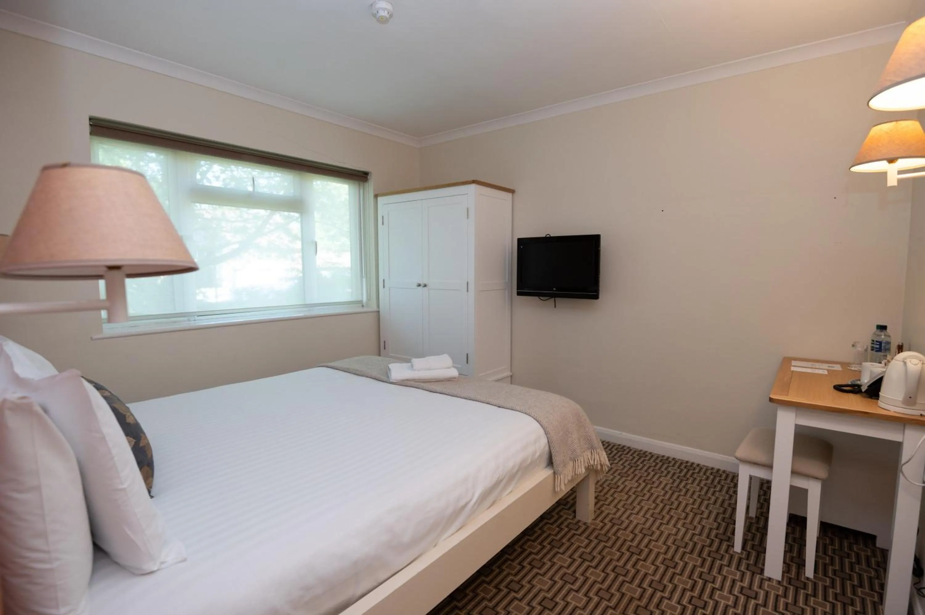 Bed in The Olde Bell, BW Signature Collection