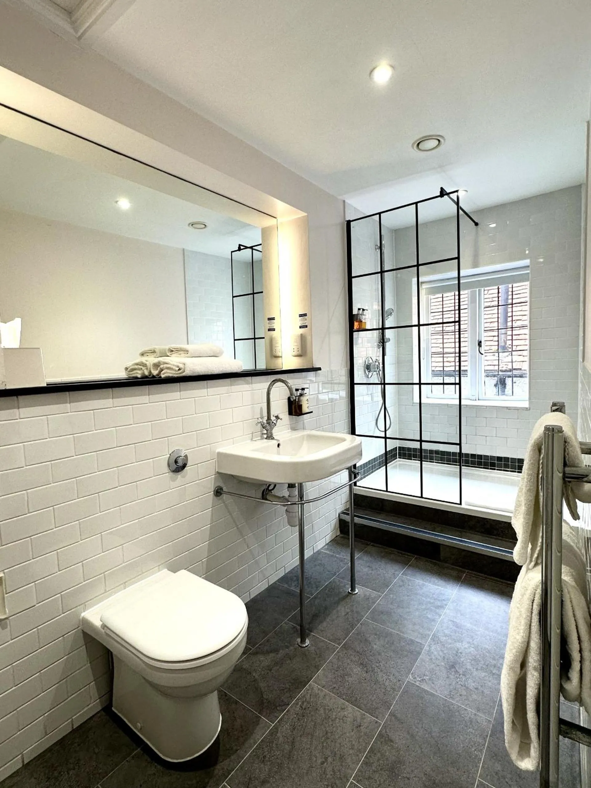 Bathroom in The Olde Bell, BW Signature Collection