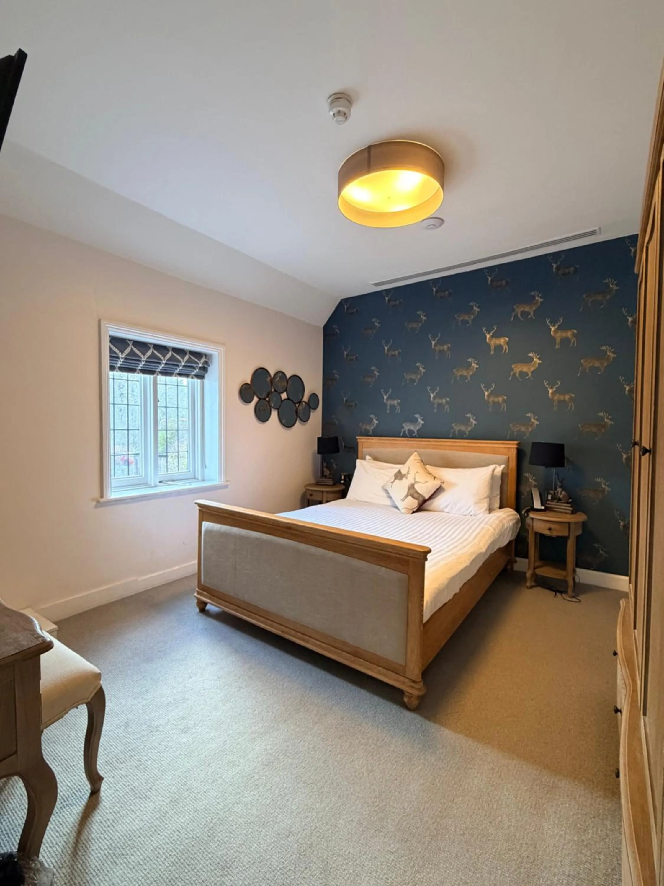 Bedroom, Bed in The Olde Bell, BW Signature Collection