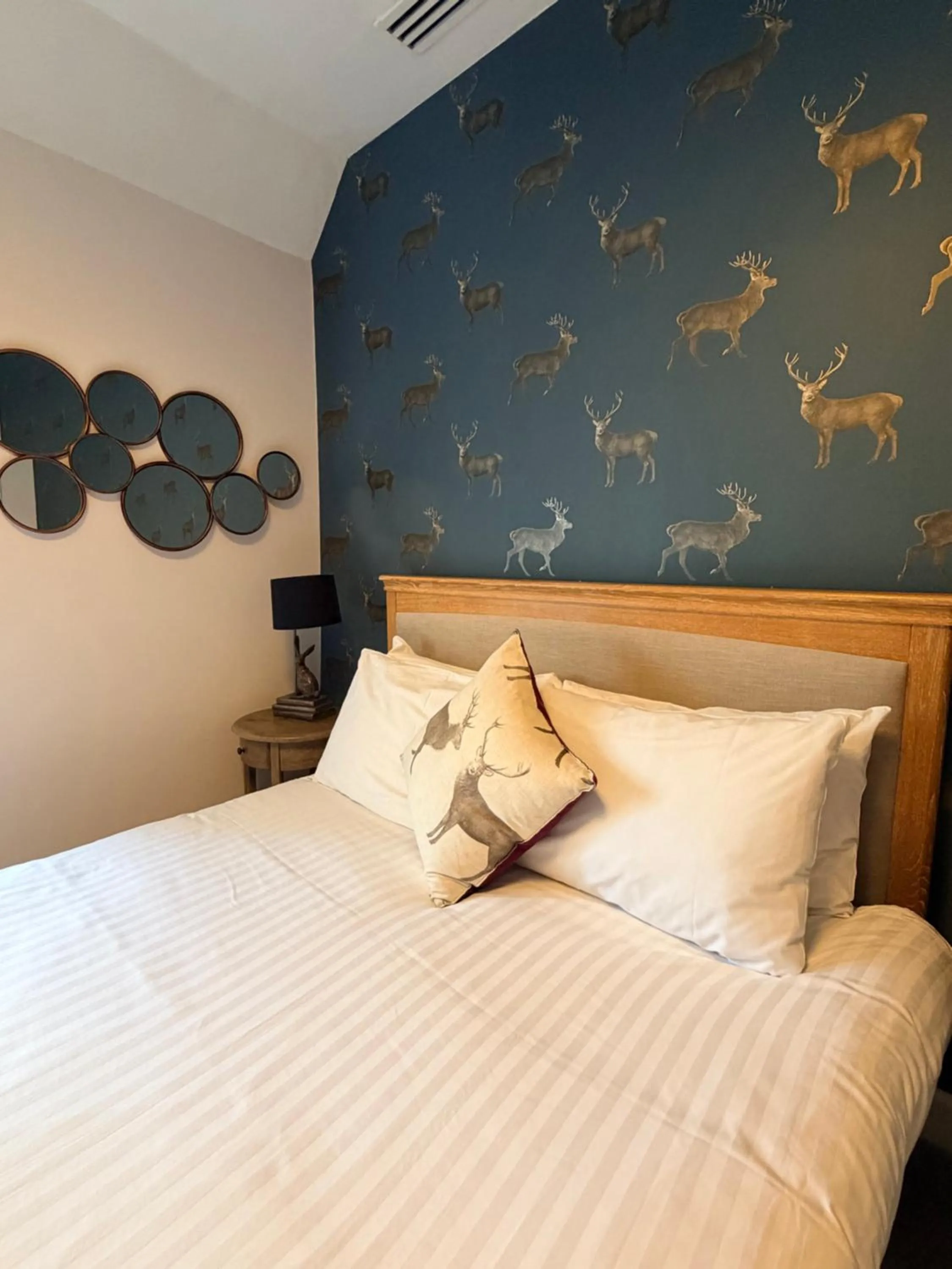 Bed in The Olde Bell, BW Signature Collection