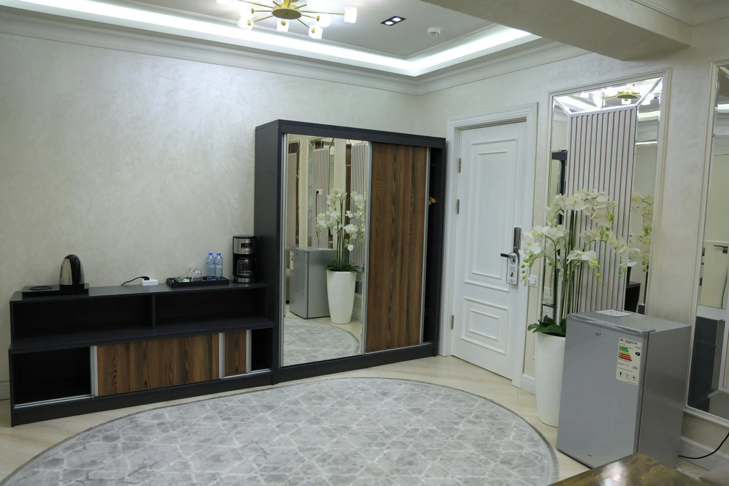 Zarafshan Grand Hotel city